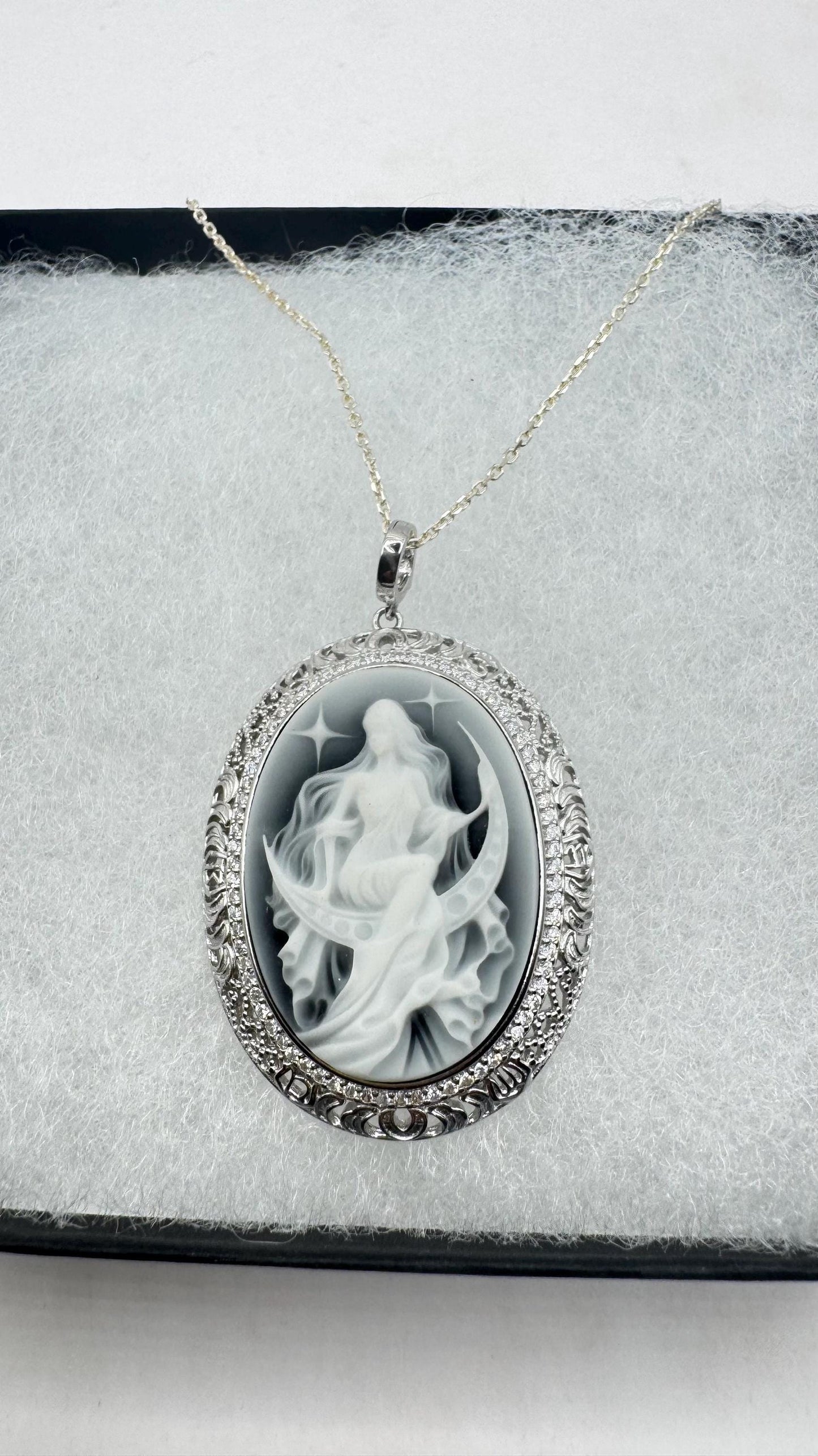 Vintage Genuine Pearl Black Onyx Cameo Sterling Silver Necklace Choker