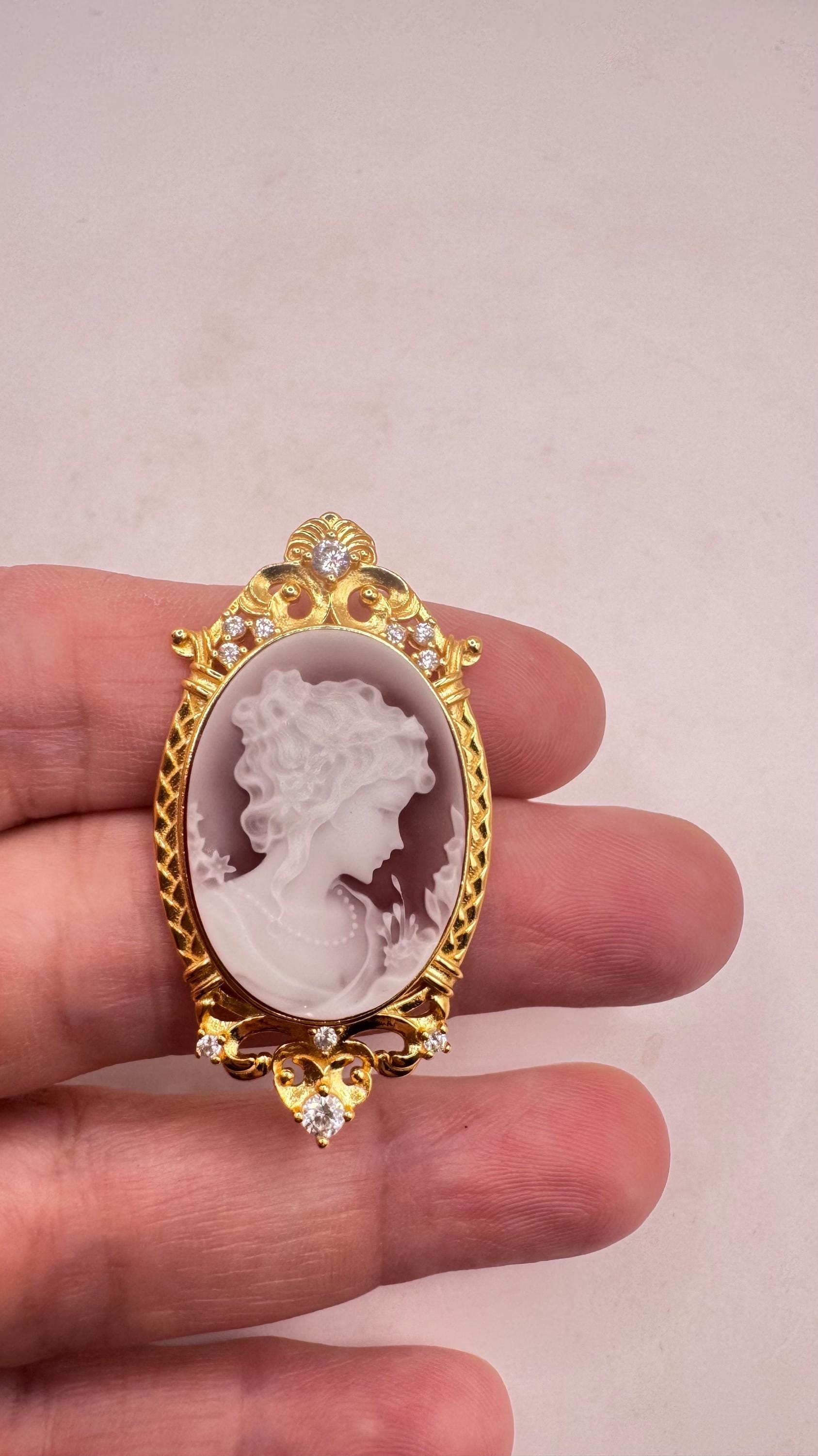 Vintage Carved Cameo Yellow Gold 925 Sterling Silver Necklace Choker pin brooch