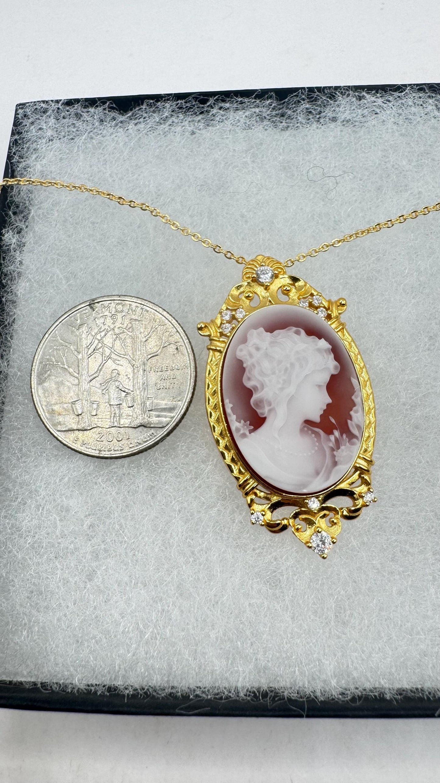 Vintage Carved Cameo Yellow Gold 925 Sterling Silver Necklace Choker pin brooch