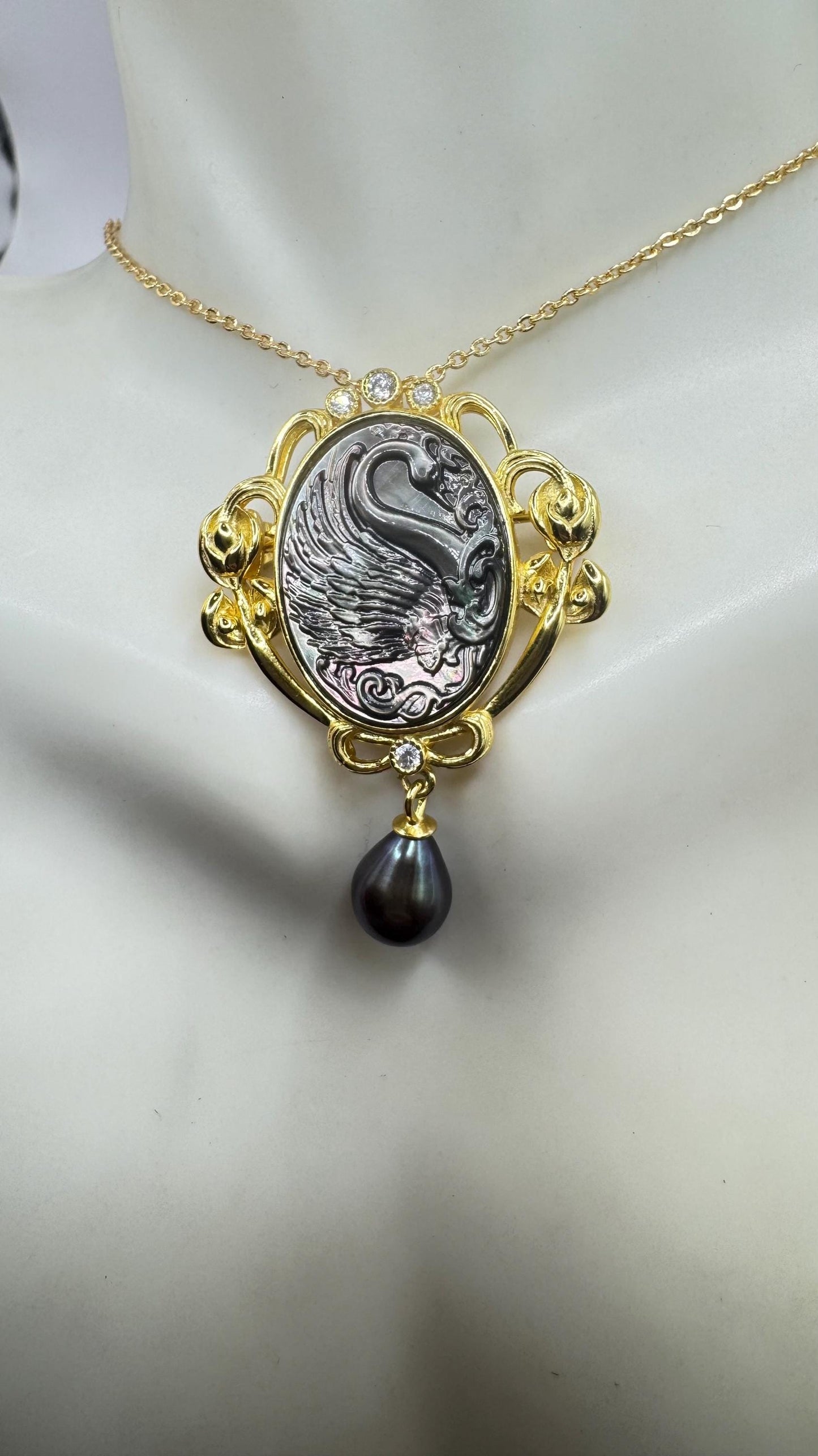 Vintage Abalone Pearl Black Swan Cameo Gold 925 Sterling silver Necklace Pin Choker