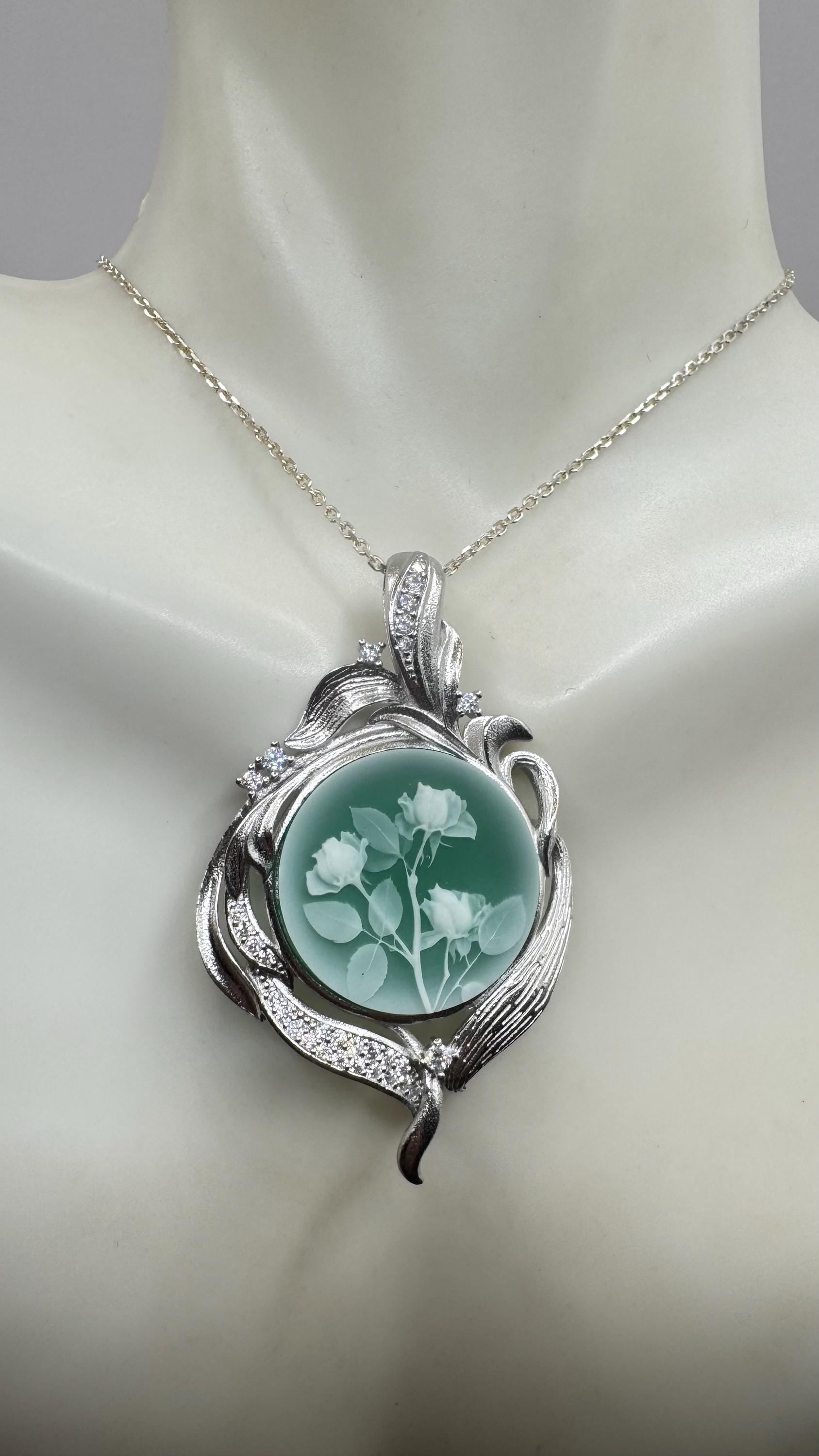 Vintage Carved Green Onyx Rose Flower Cameo Yellow Gold 925 Sterling Silver Necklace Choker