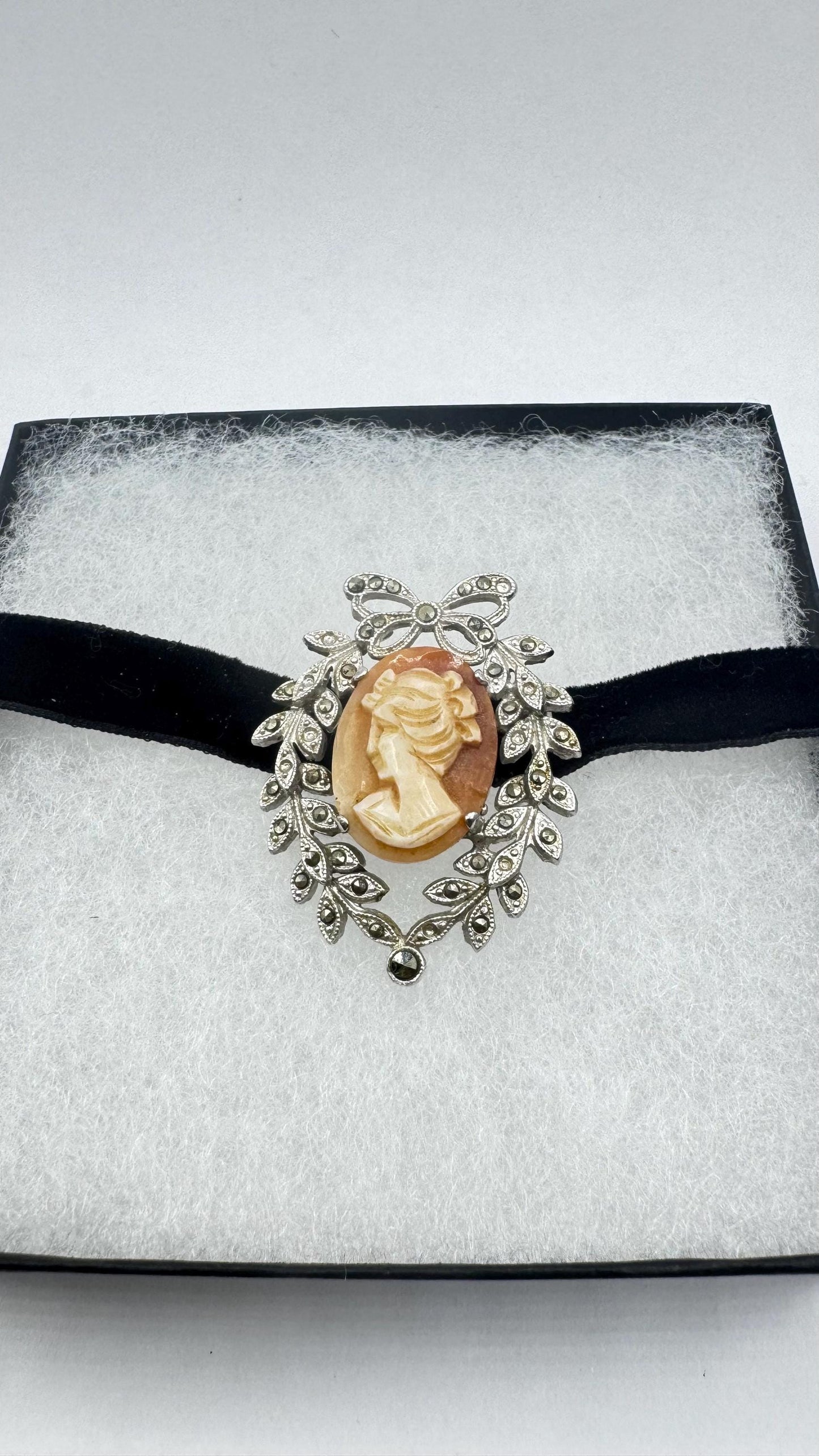 Vintage Shell Cameo 925 Sterling Silver Necklace Pin Choker