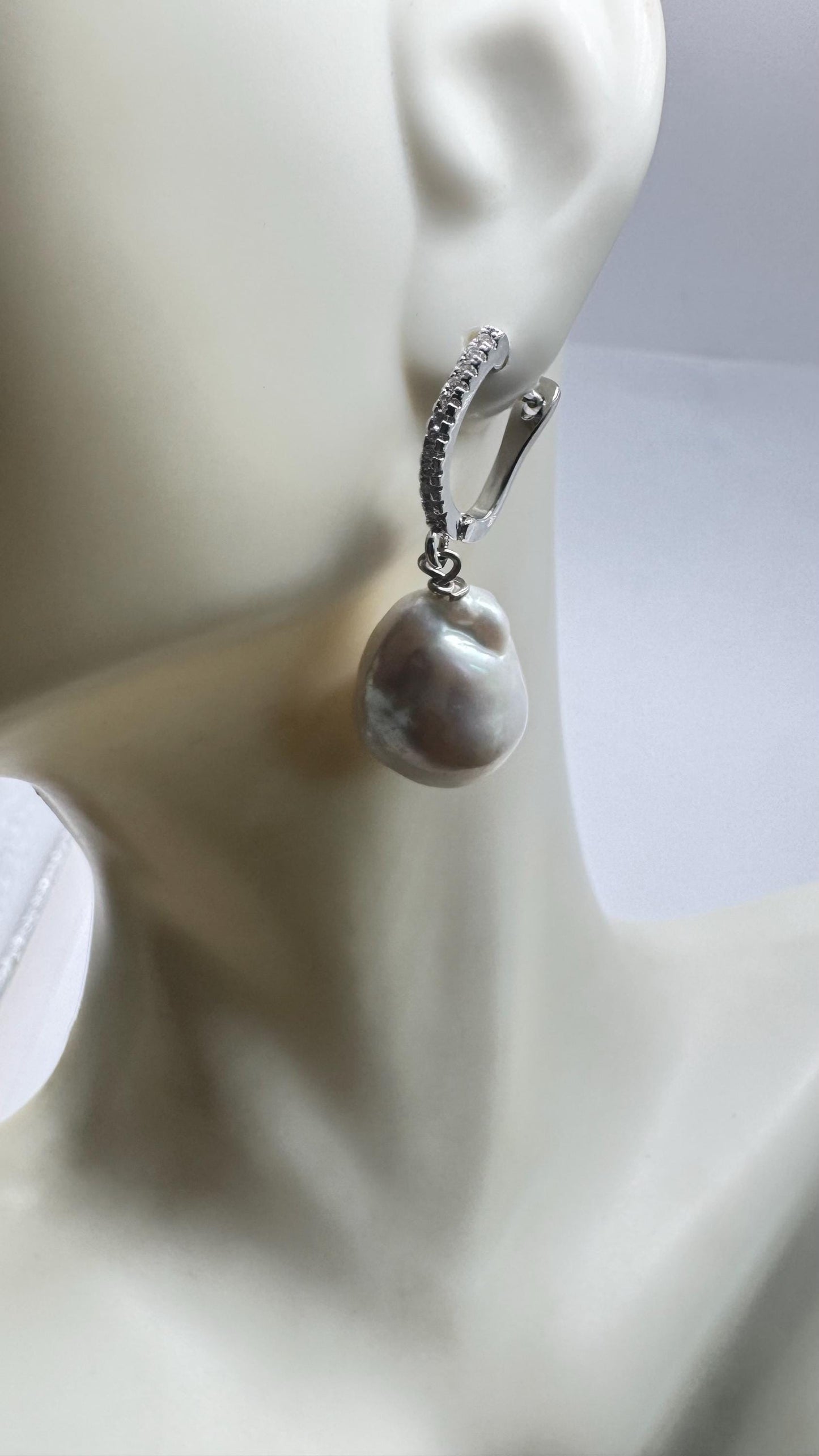 Vintage Genuine Black Pearl Sterling Silver Dangle Earrings