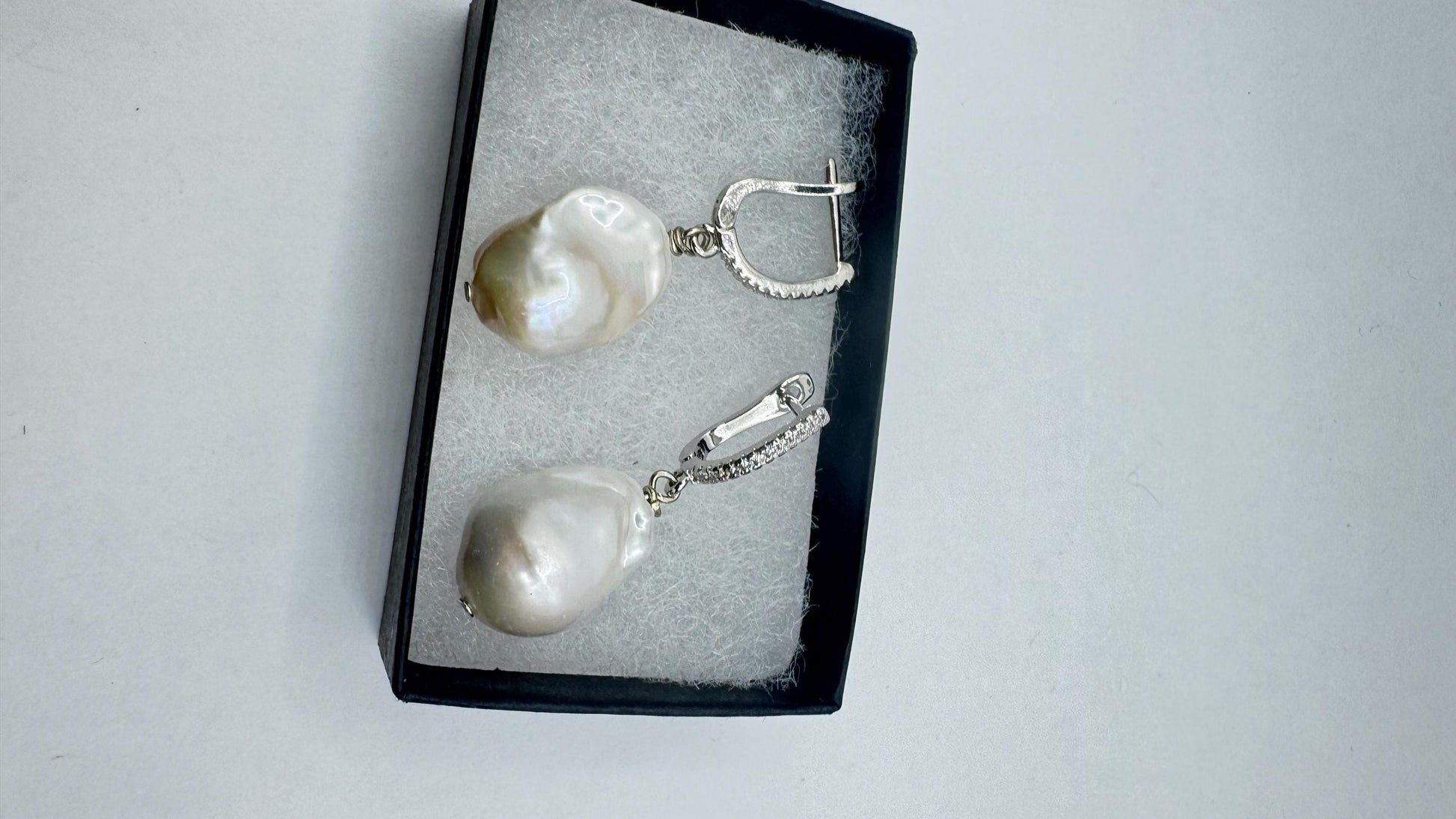 Vintage Genuine Black Pearl Sterling Silver Dangle Earrings