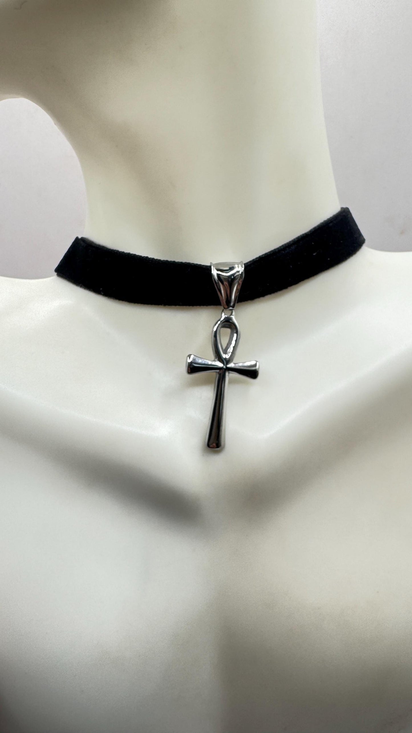 Silver Egyptian Ankh Pendant Choker