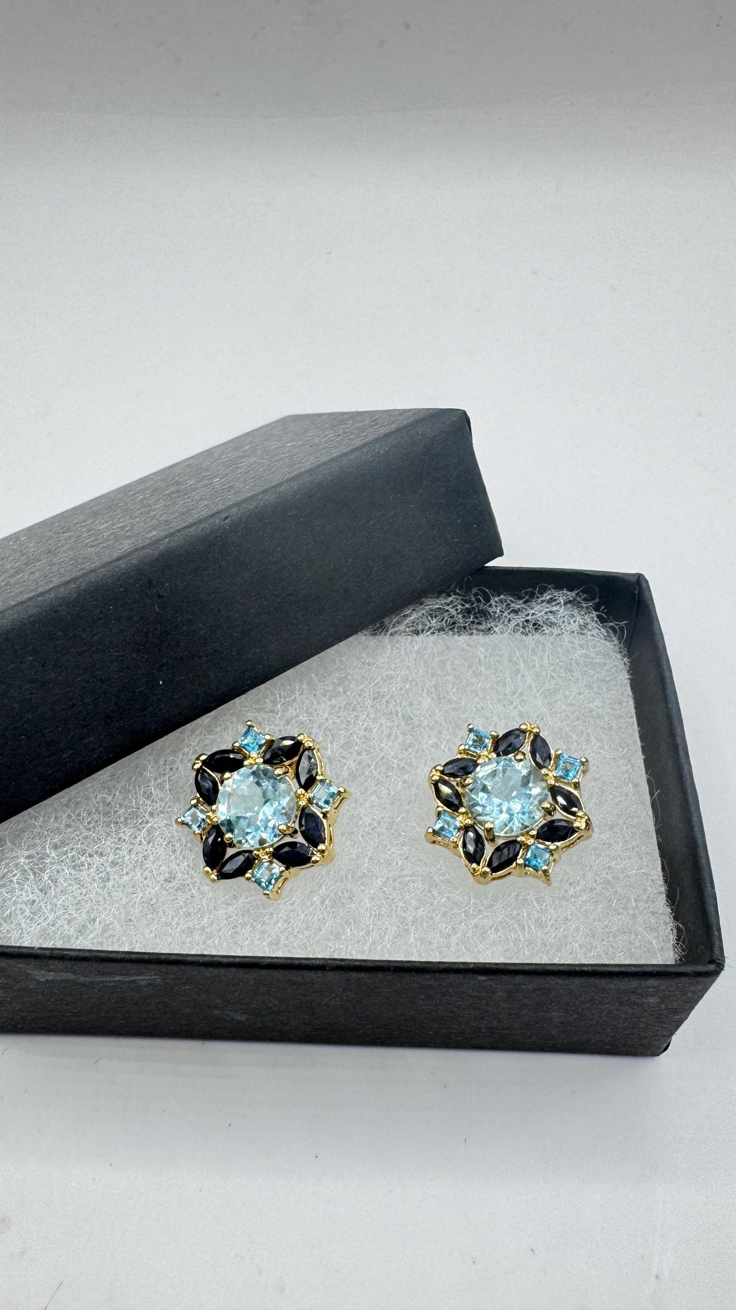 Vintage blue topaz sapphire 925 Sterling Silver Post Earrings