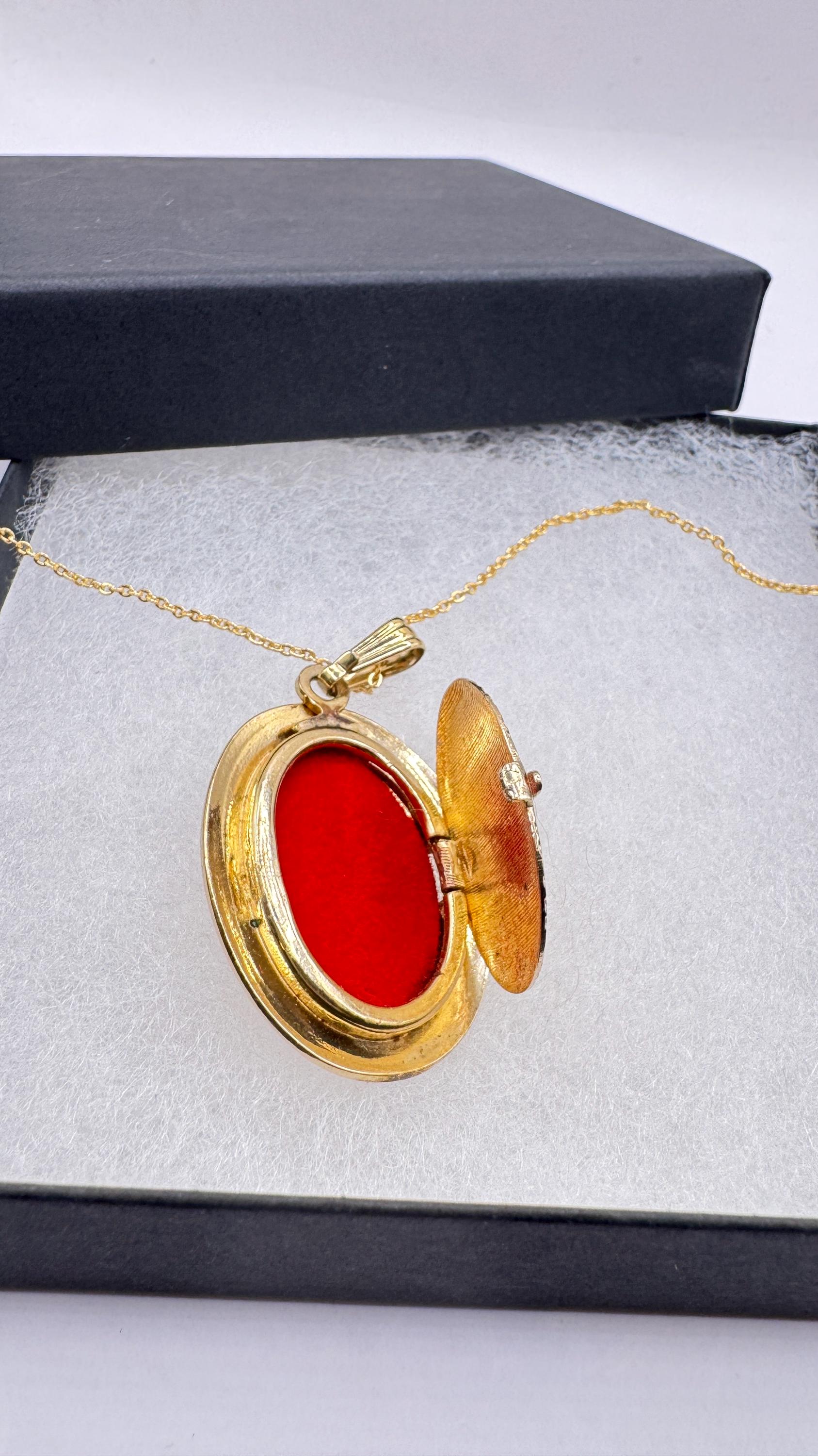 Vintage Genuine Shell Cameo Locket Necklace Choker Gold Filled