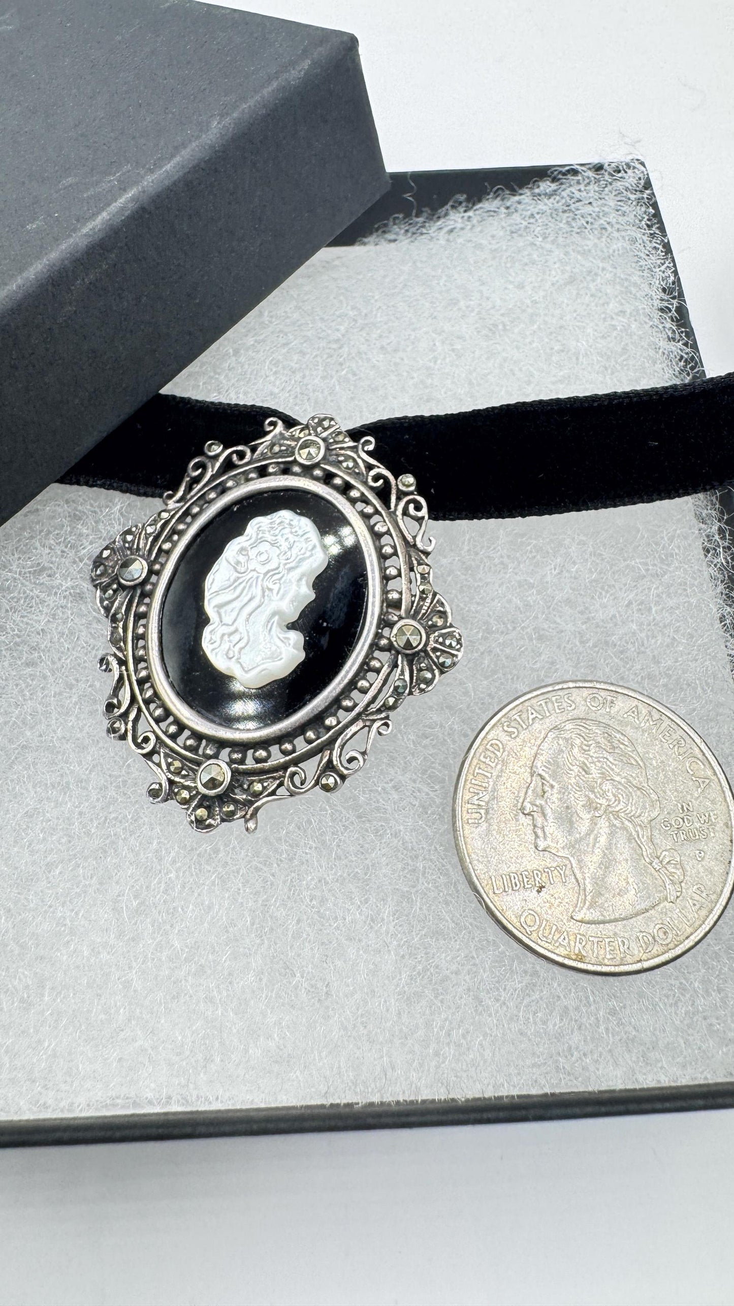 Vintage Black Onyx Cameo pendant pin choker