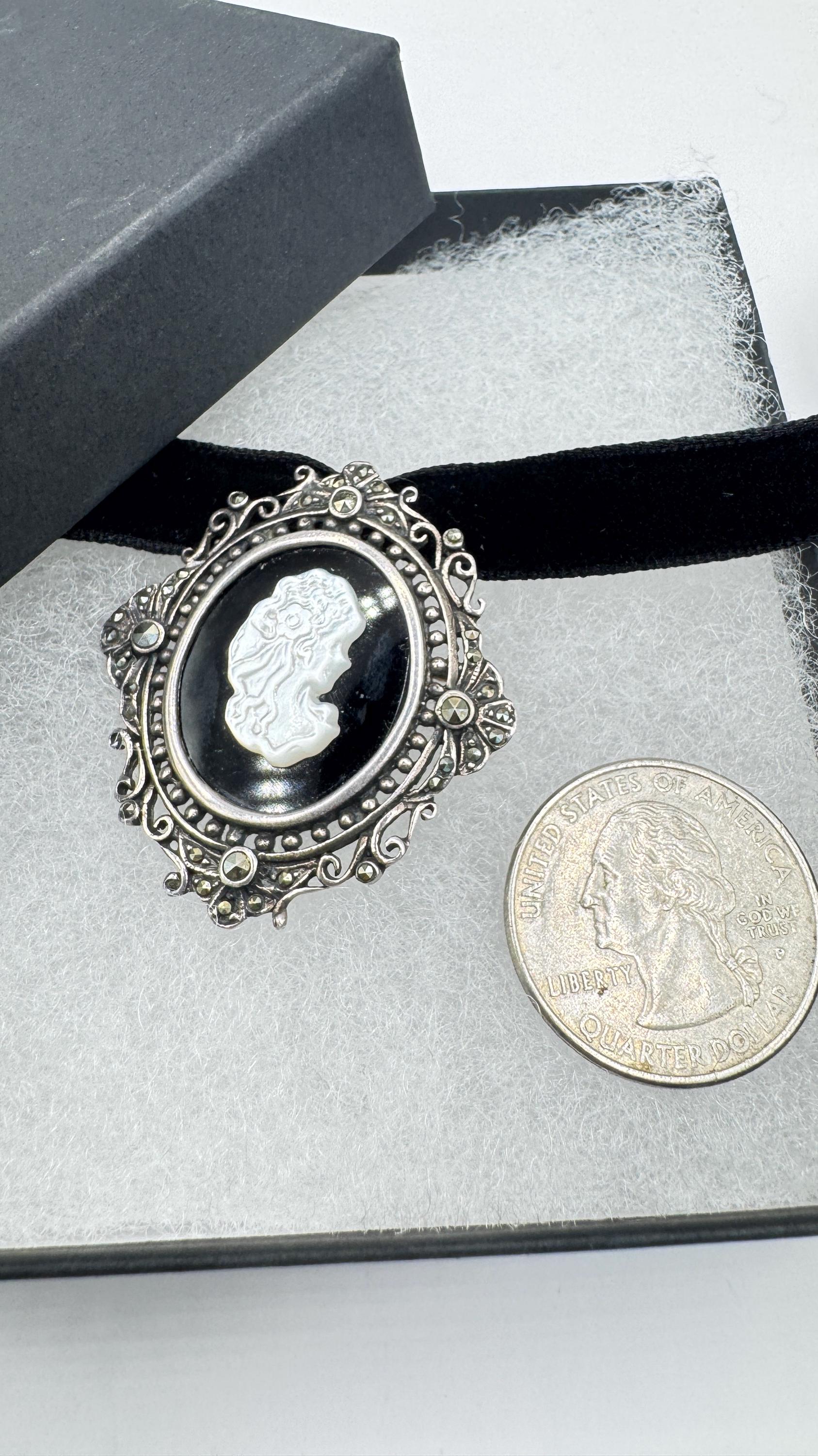 Vintage Black Onyx Cameo pendant pin choker