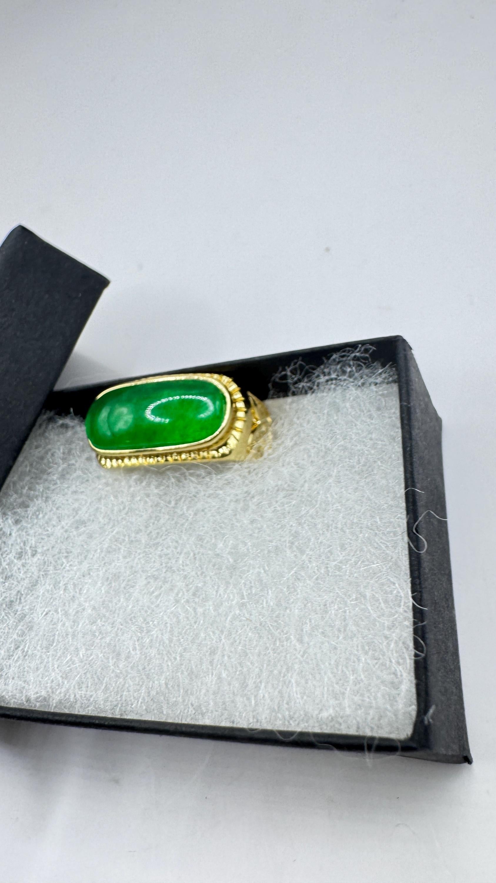 Vintage Lucky Green Nephrite Jade Gold Rhodium ring