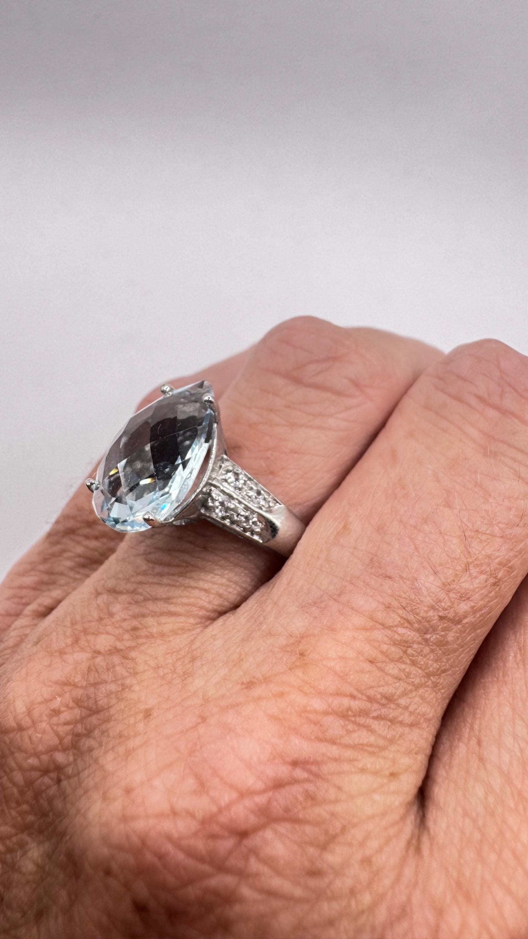 Vintage genuine blue topaz 925 sterling silver Ring
