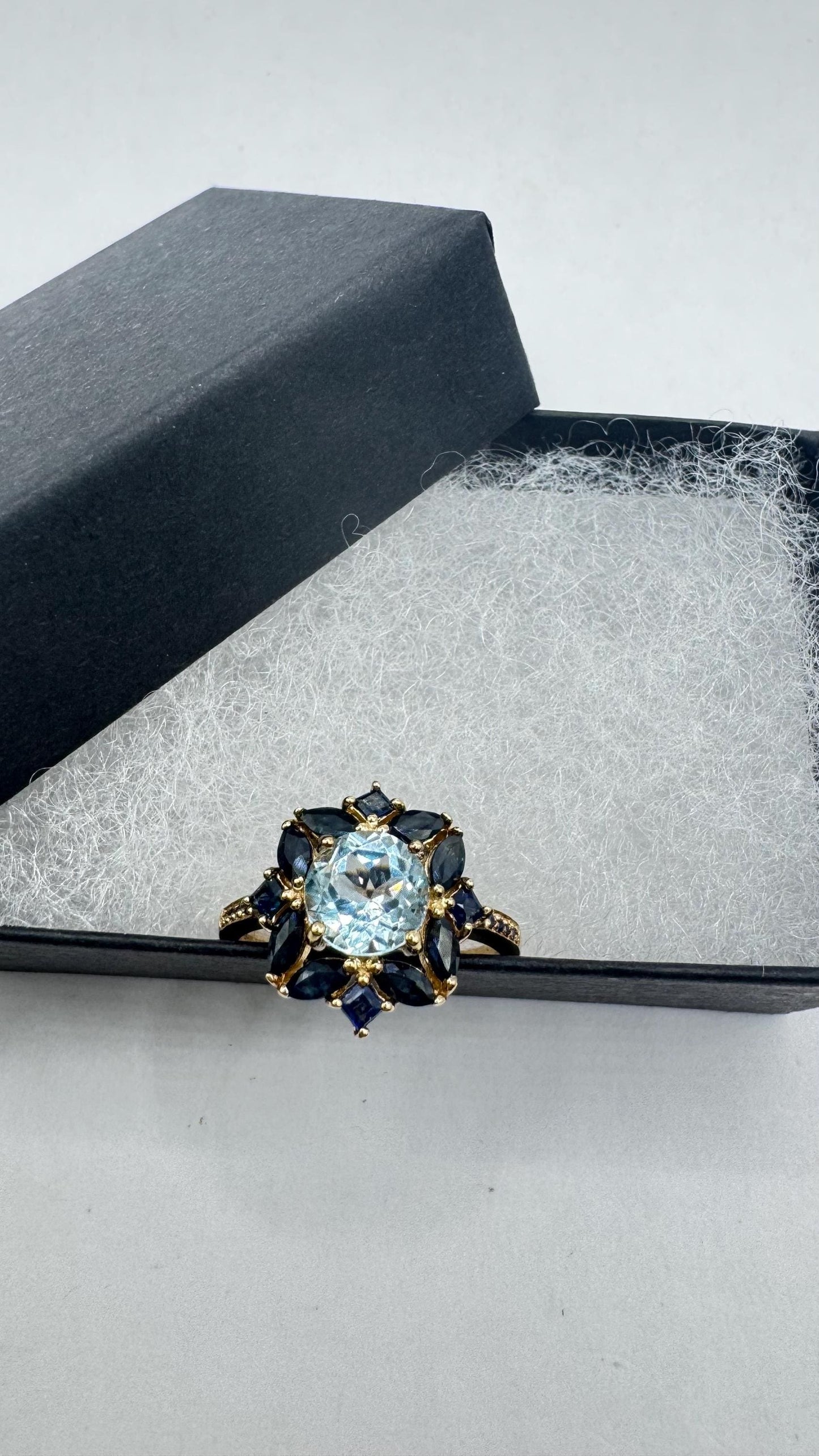 Vintage genuine blue topaz 925 sterling silver Ring