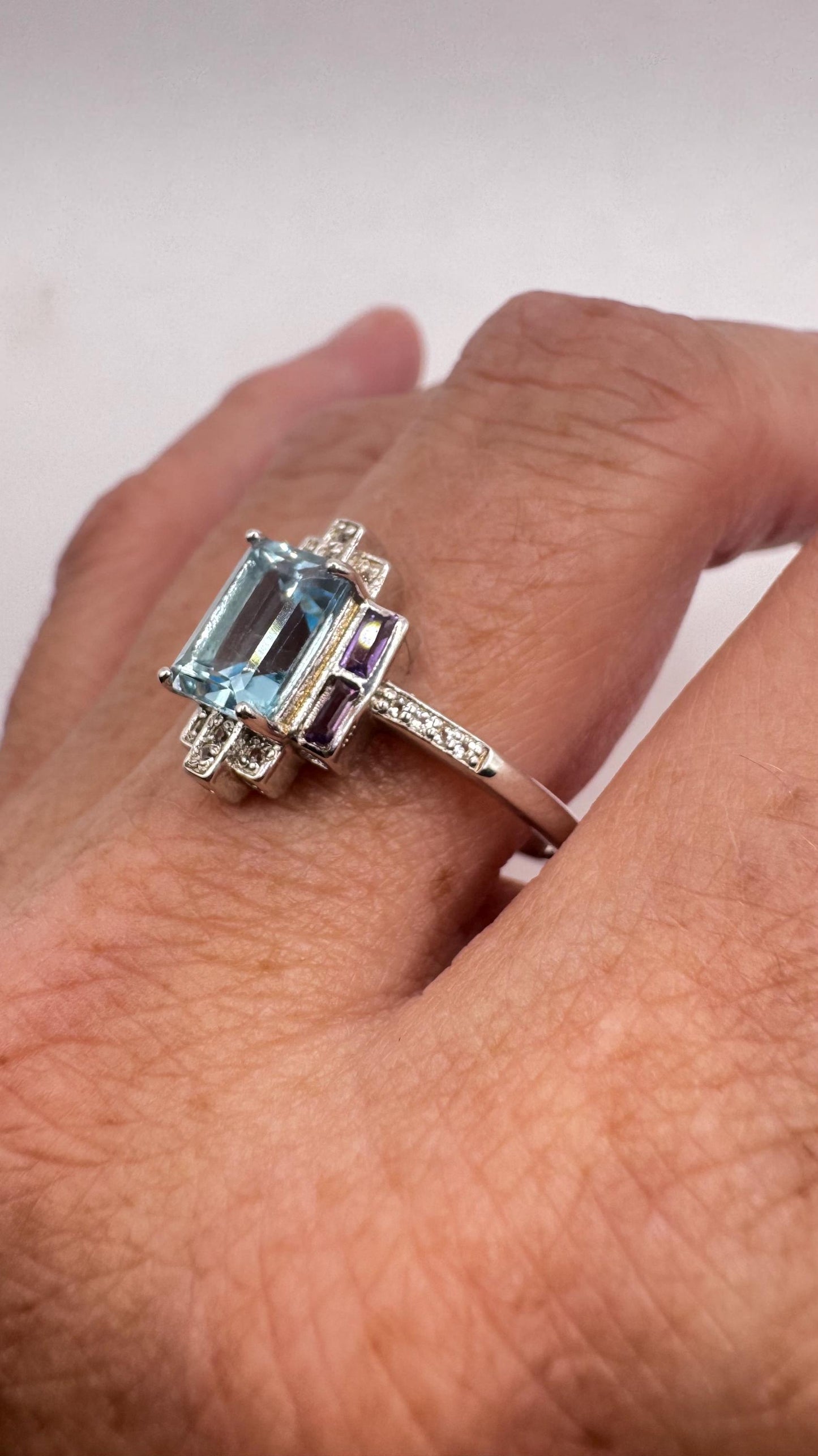 Vintage genuine blue topaz 925 sterling silver Ring