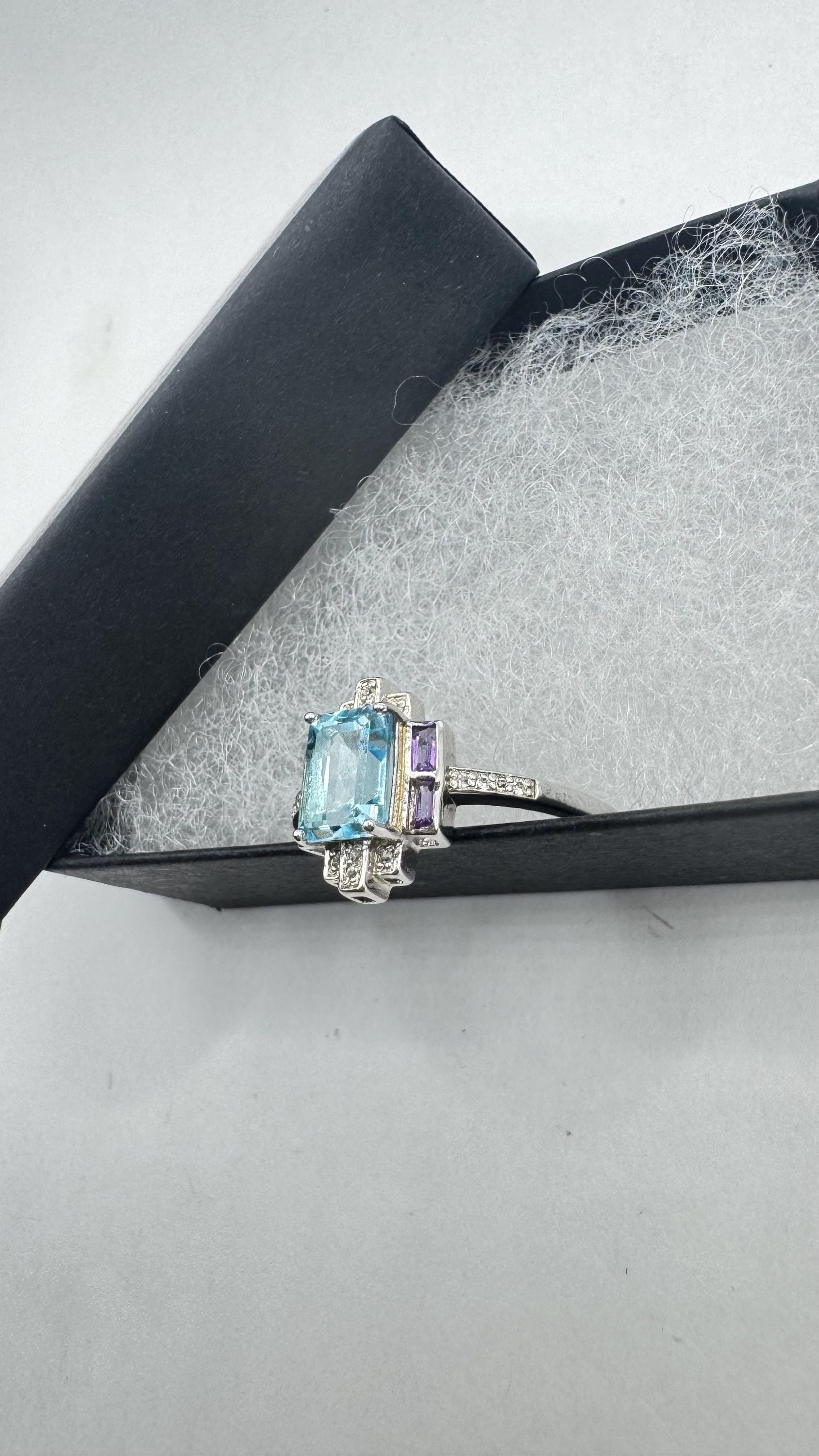 Vintage genuine blue topaz 925 sterling silver Ring