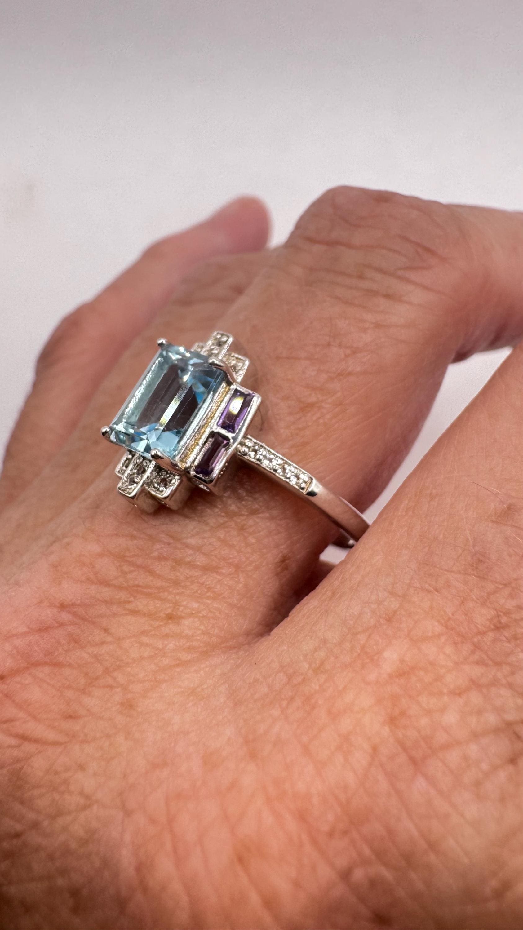 Vintage genuine blue topaz 925 sterling silver Ring