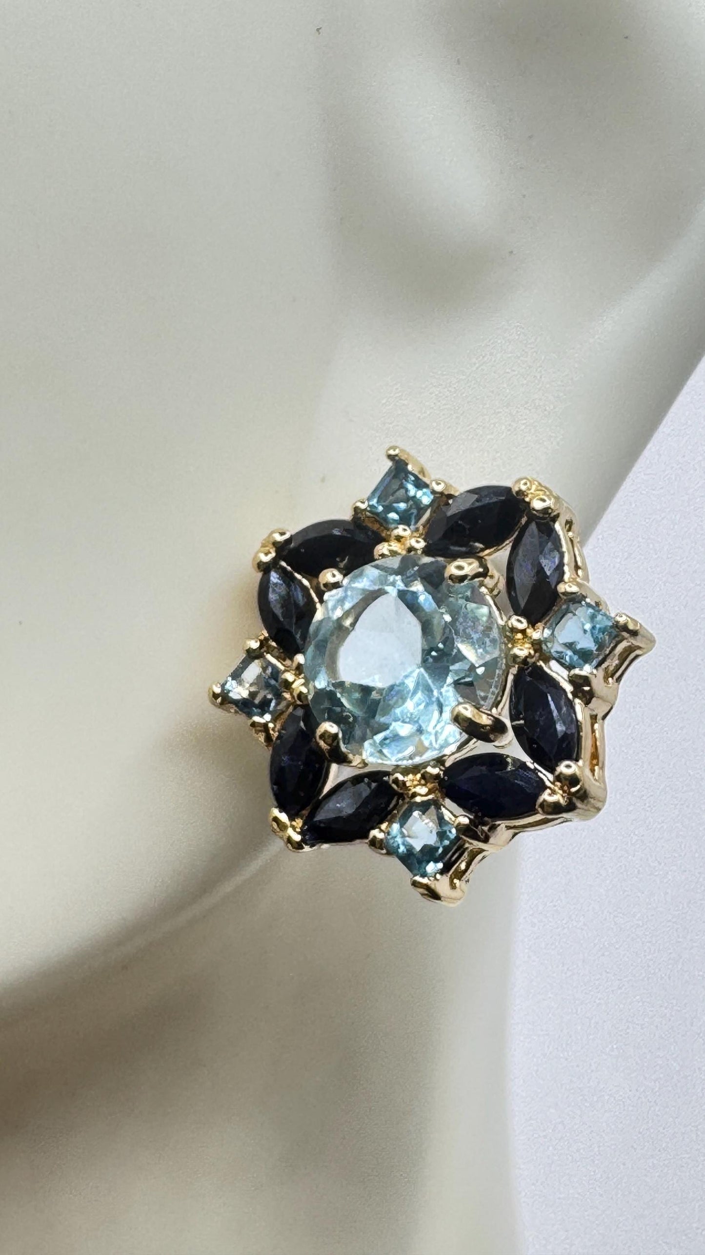 Vintage blue topaz sapphire 925 Sterling Silver Post Earrings