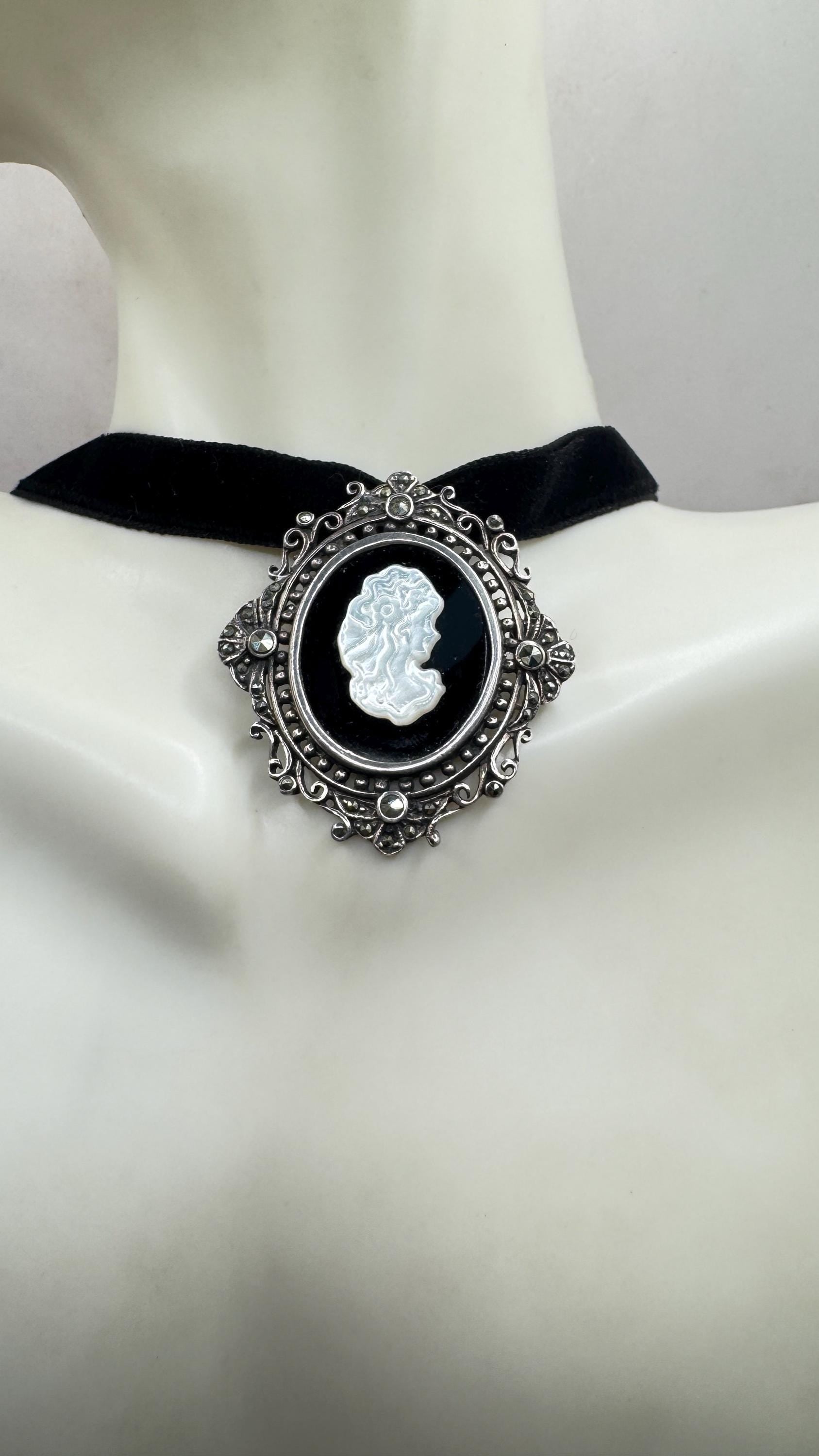 Vintage Black Onyx Cameo pendant pin choker