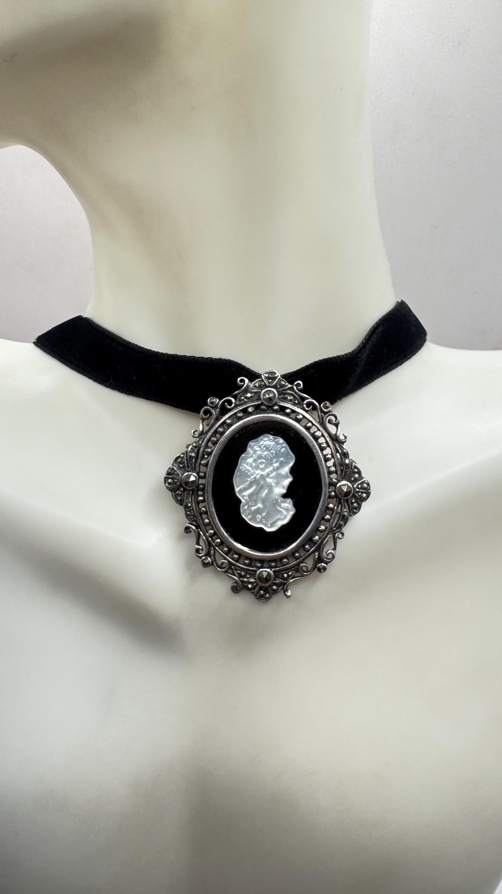 Vintage Black Onyx Cameo pendant pin choker