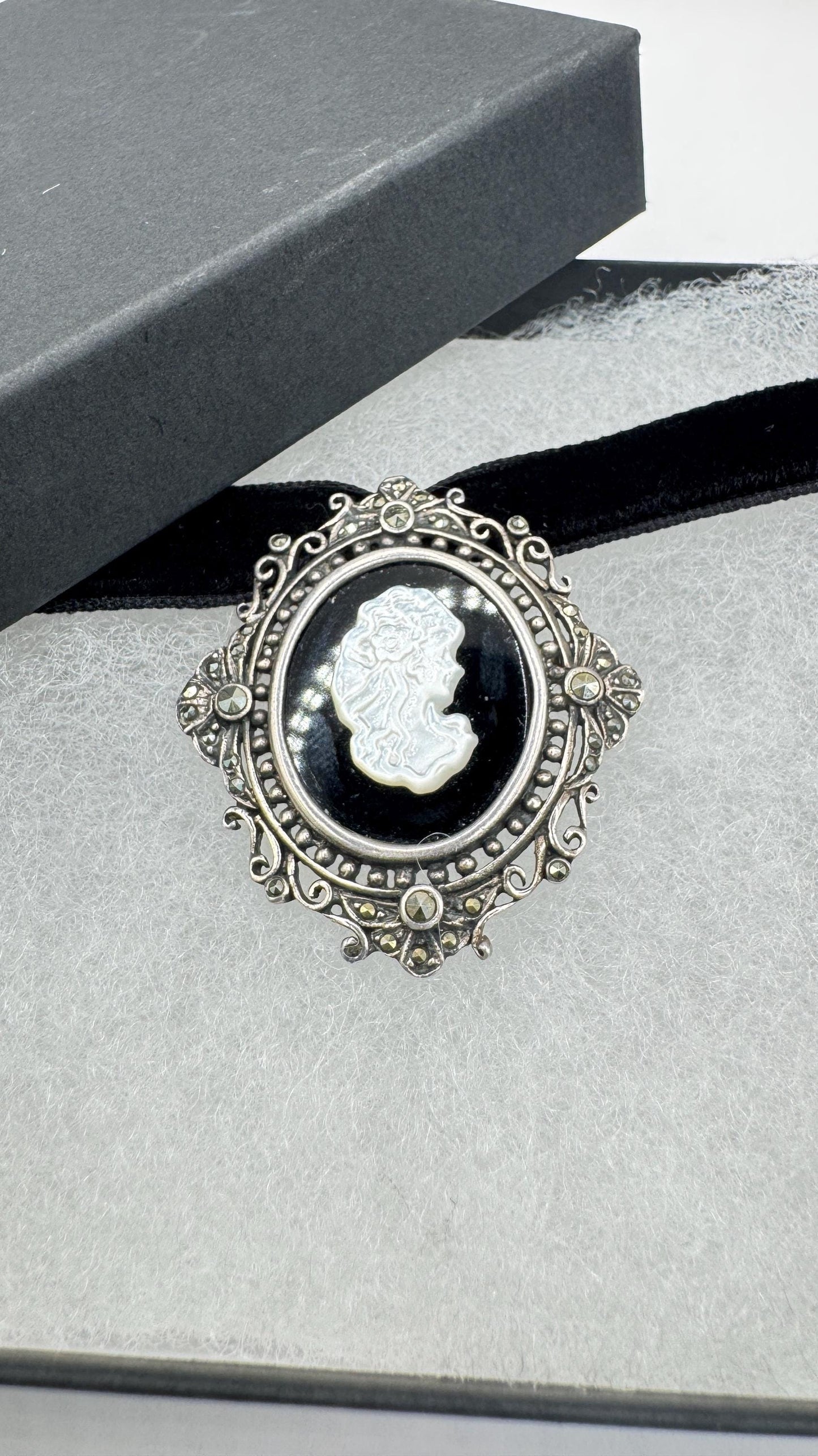Vintage Black Onyx Cameo pendant pin choker