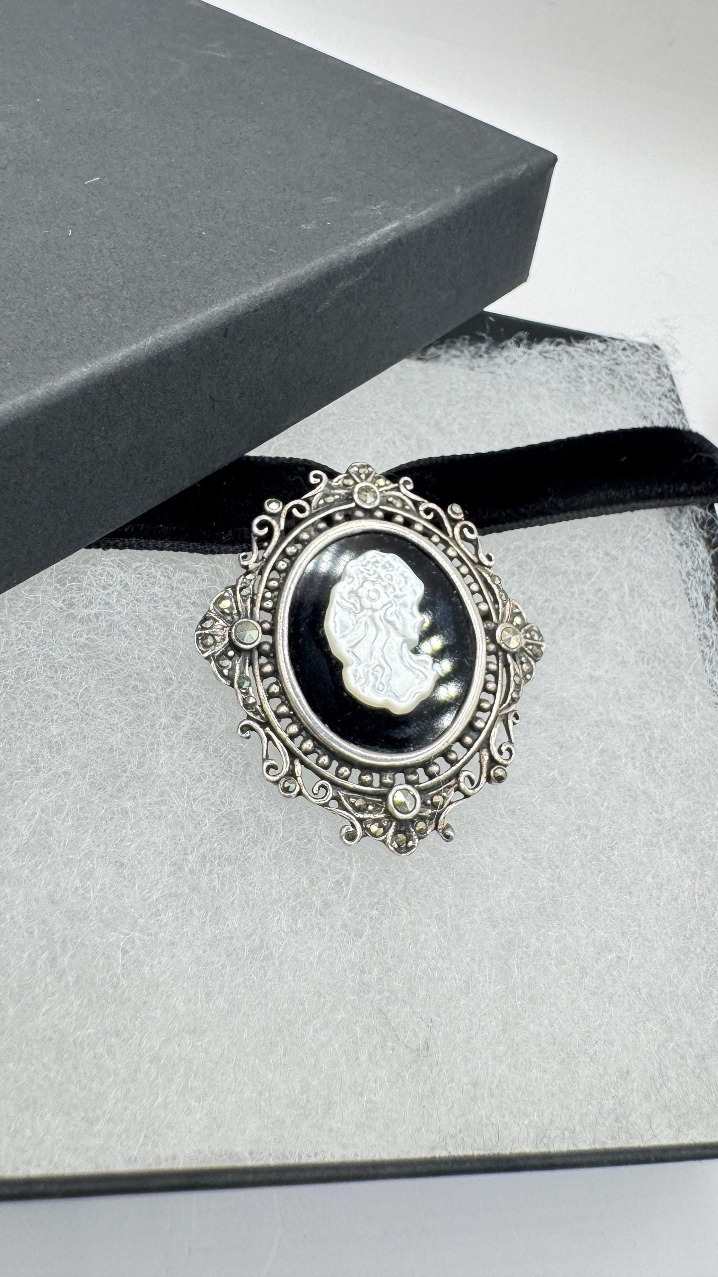 Vintage Black Onyx Cameo pendant pin choker