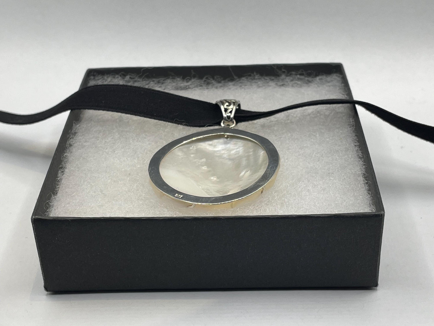 Vintage Mother of Pearl Rose 925 Sterling Silver black velvet chocker