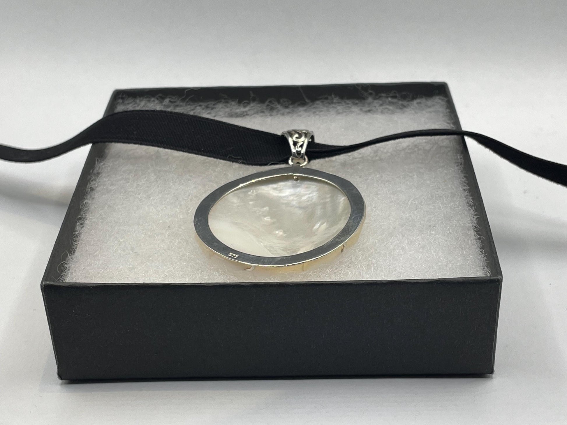 Vintage Mother of Pearl Rose 925 Sterling Silver black velvet chocker