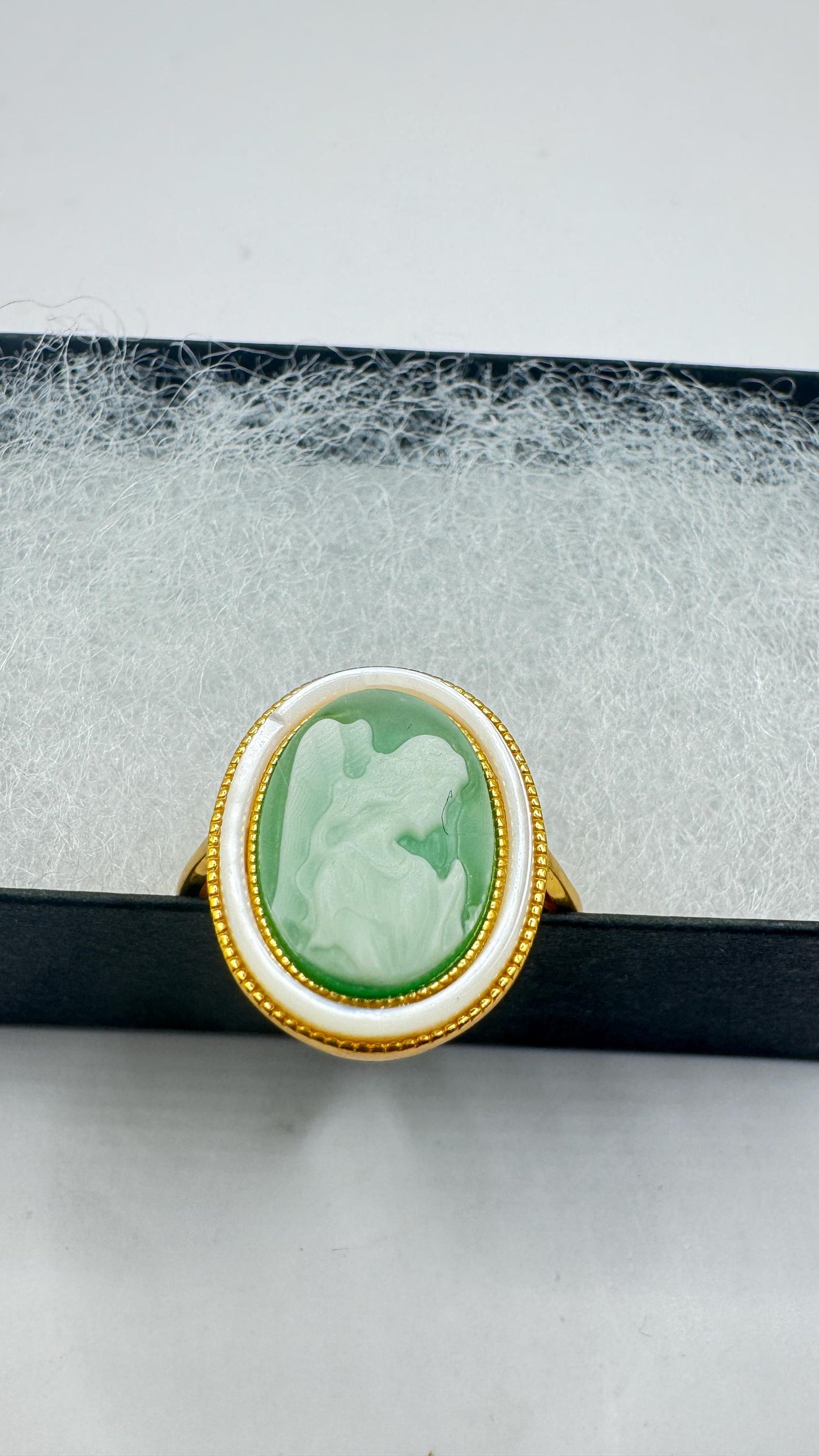 Vintage Green Onyx Angel Cameo Gold 925 Sterling Silver Cocktail Ring