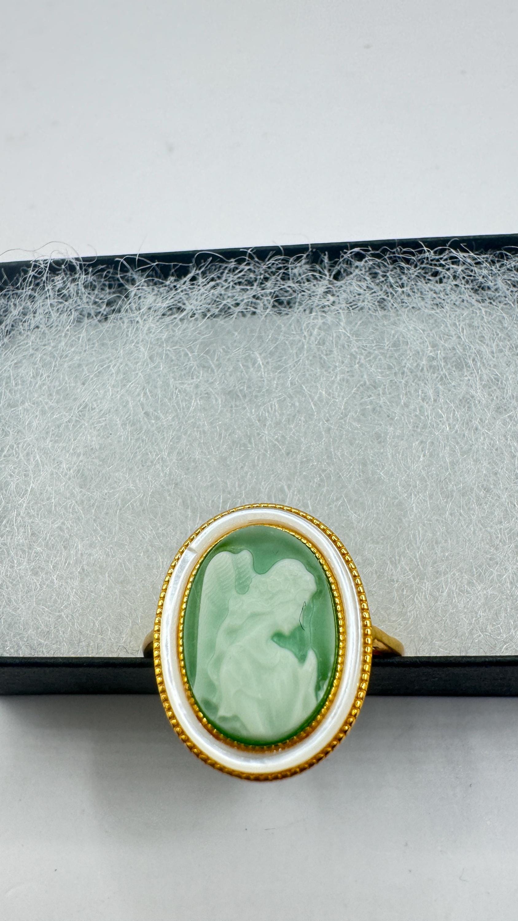 Vintage Green Onyx Angel Cameo Gold 925 Sterling Silver Cocktail Ring