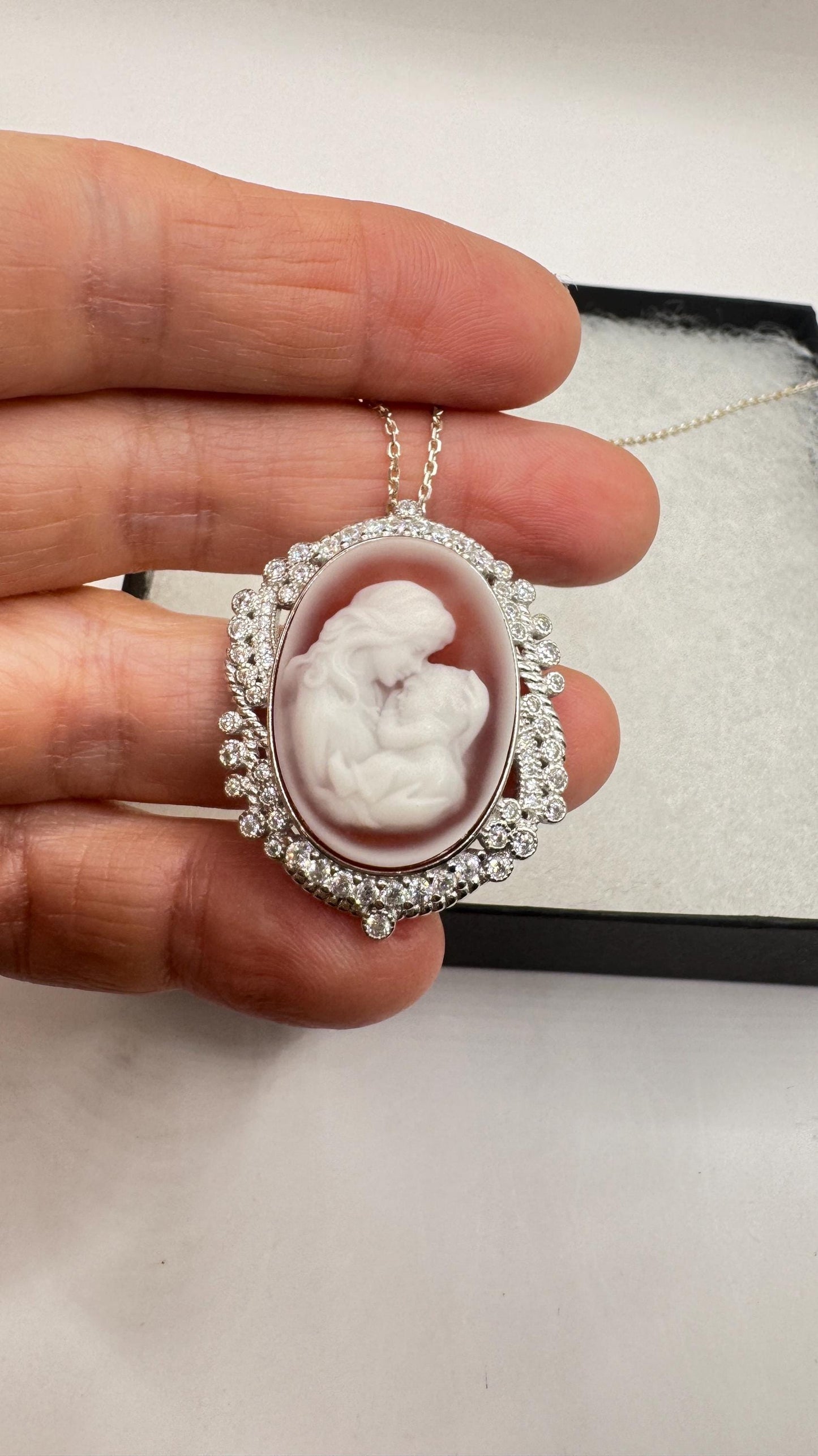 Vintage mother and child Onyx Cameo Choker gold 925 Sterling Silver Necklace Pin Brooch