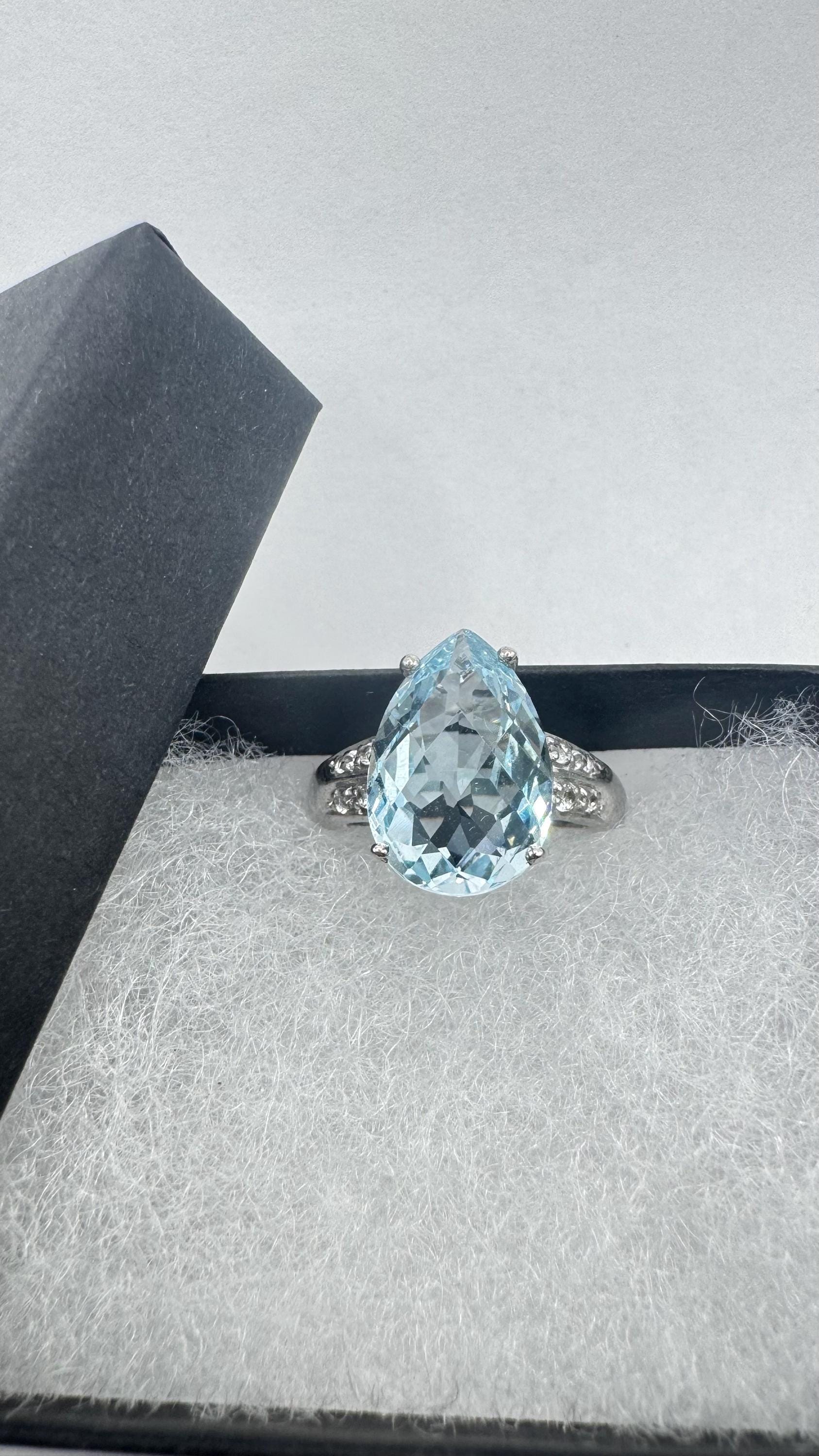 Vintage genuine blue topaz 925 sterling silver Ring