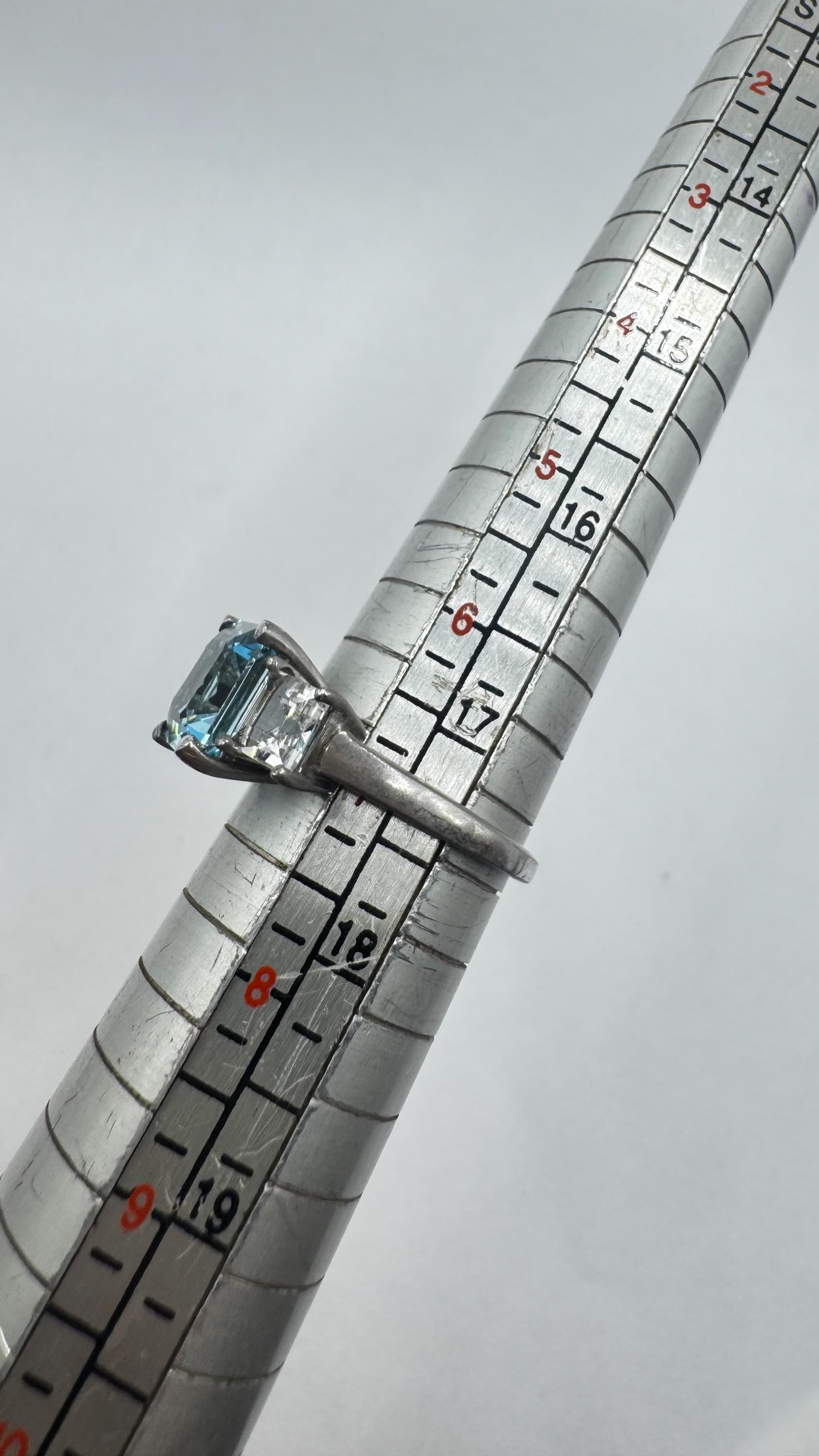 Vintage genuine blue topaz 925 sterling silver Ring