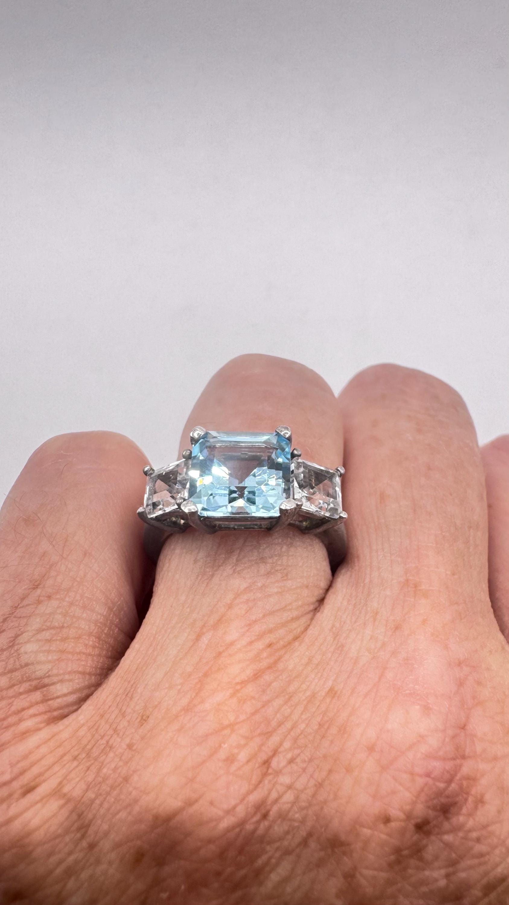 Vintage genuine blue topaz 925 sterling silver Ring