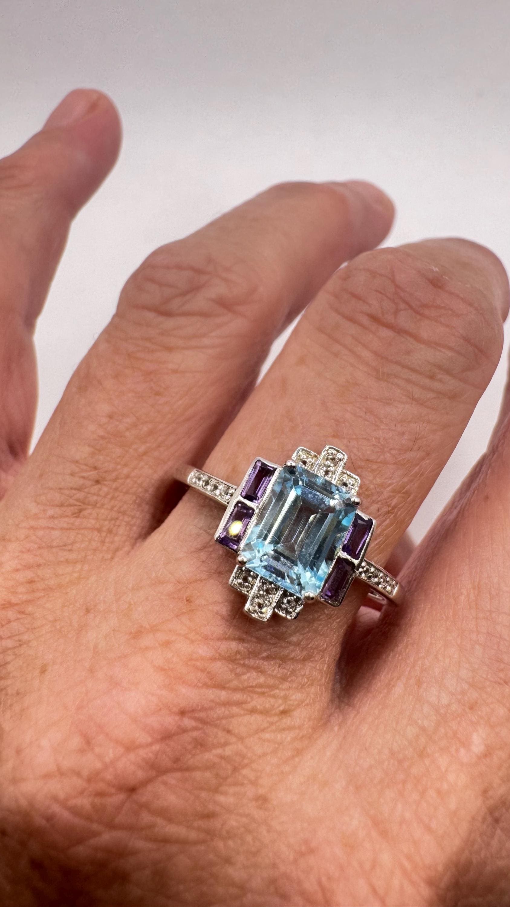 Vintage genuine blue topaz 925 sterling silver Ring