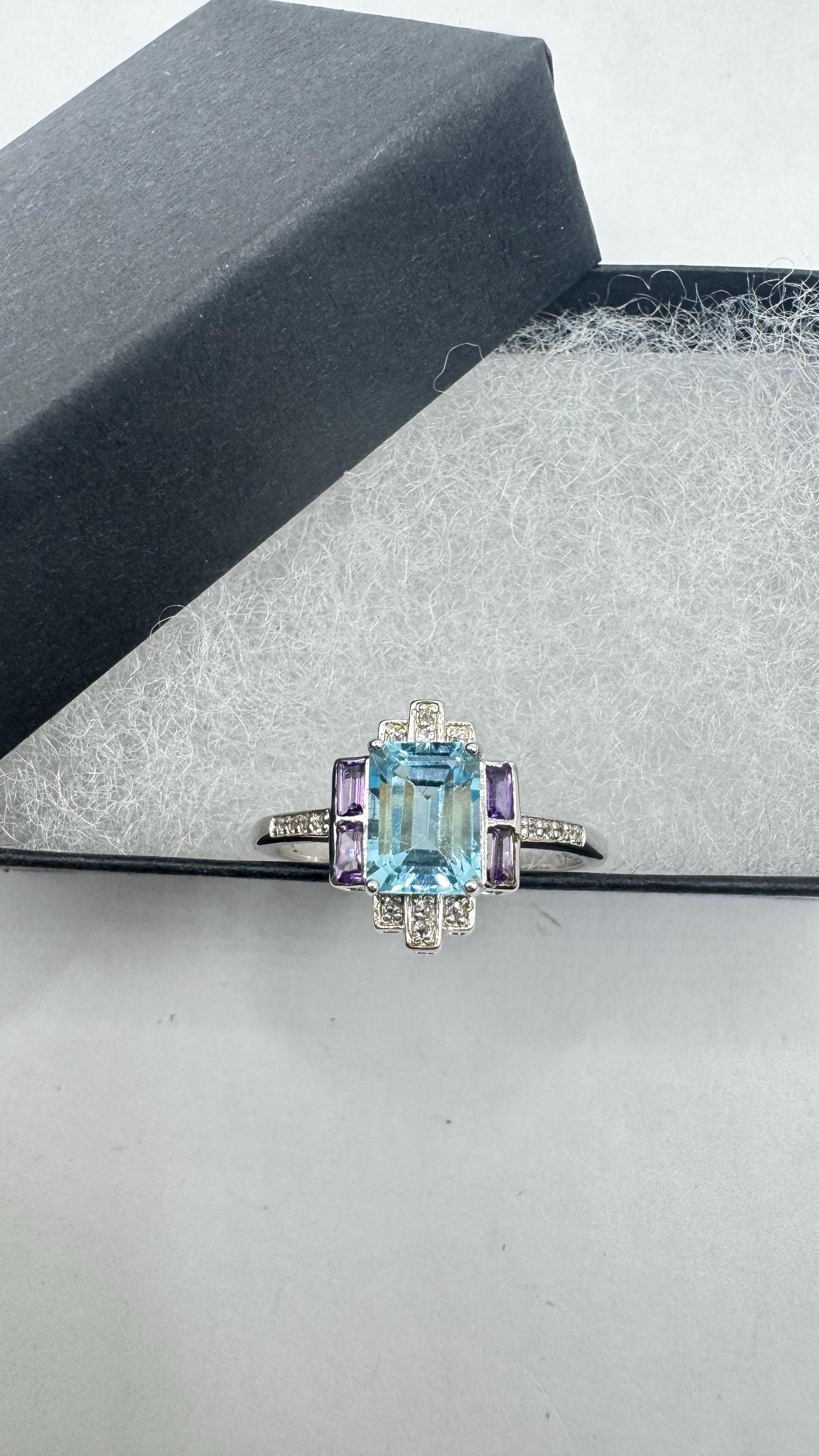 Vintage genuine blue topaz 925 sterling silver Ring