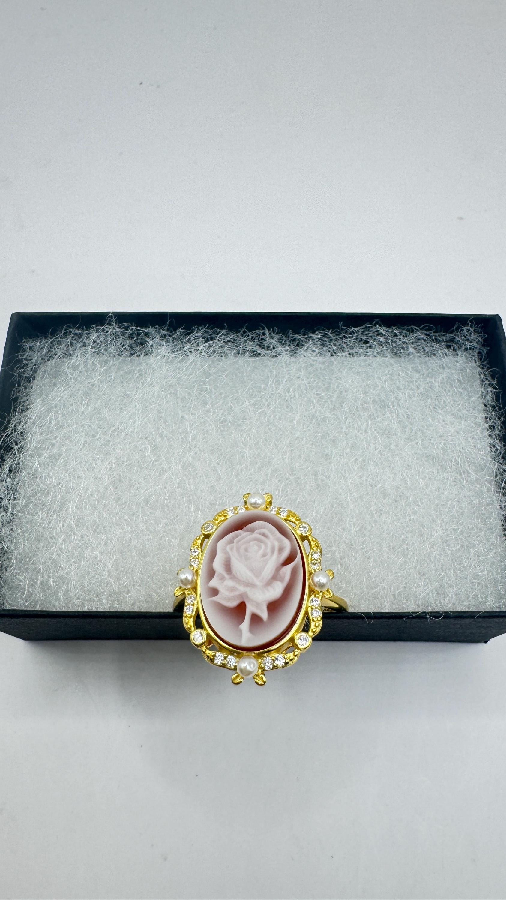 Vintage Cameo 925 Sterling Silver Cocktail Ring