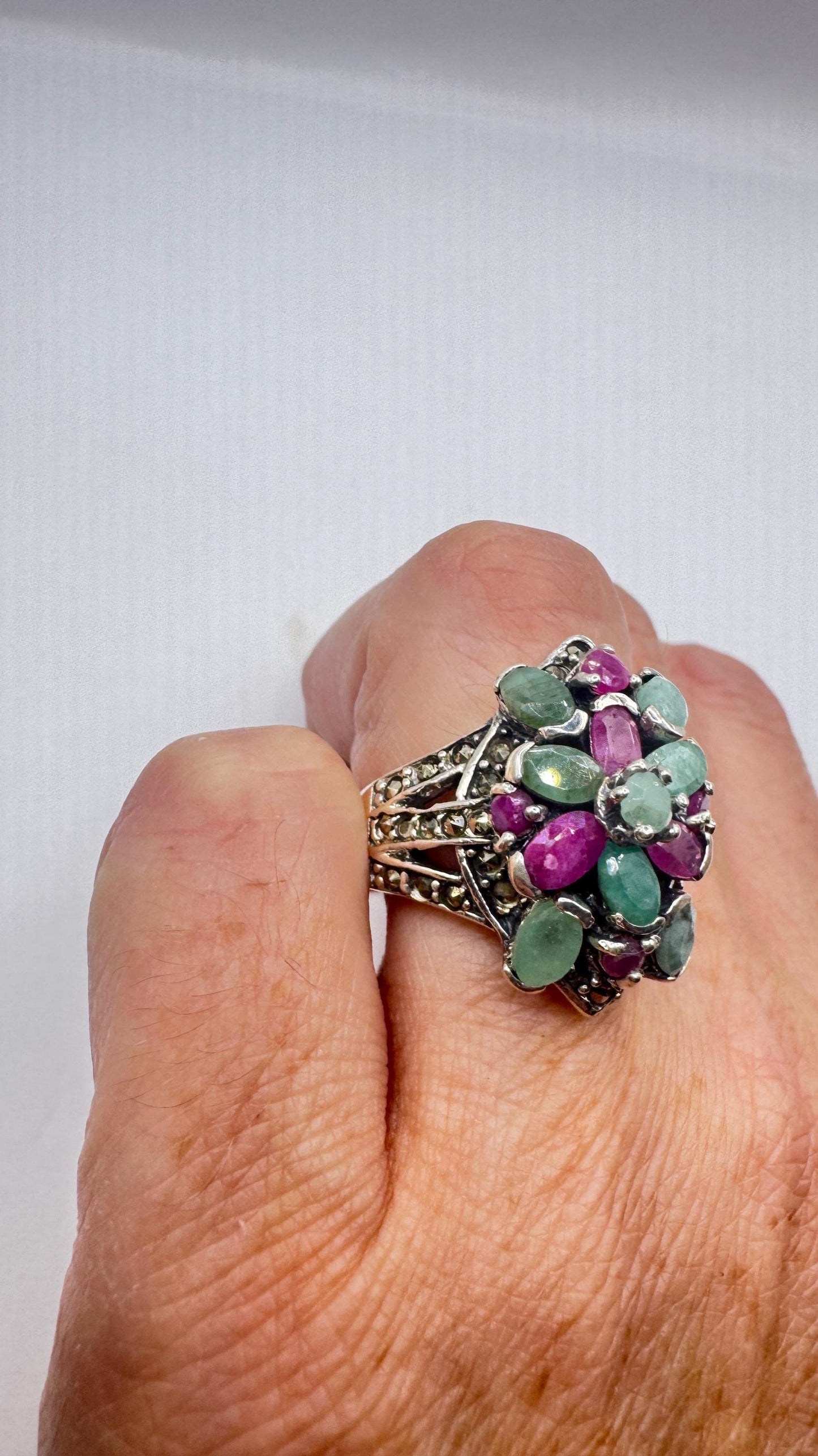 Vintage Green Emerald Ruby Sapphire Marcasite 925 Sterling Silver Cocktail Ring