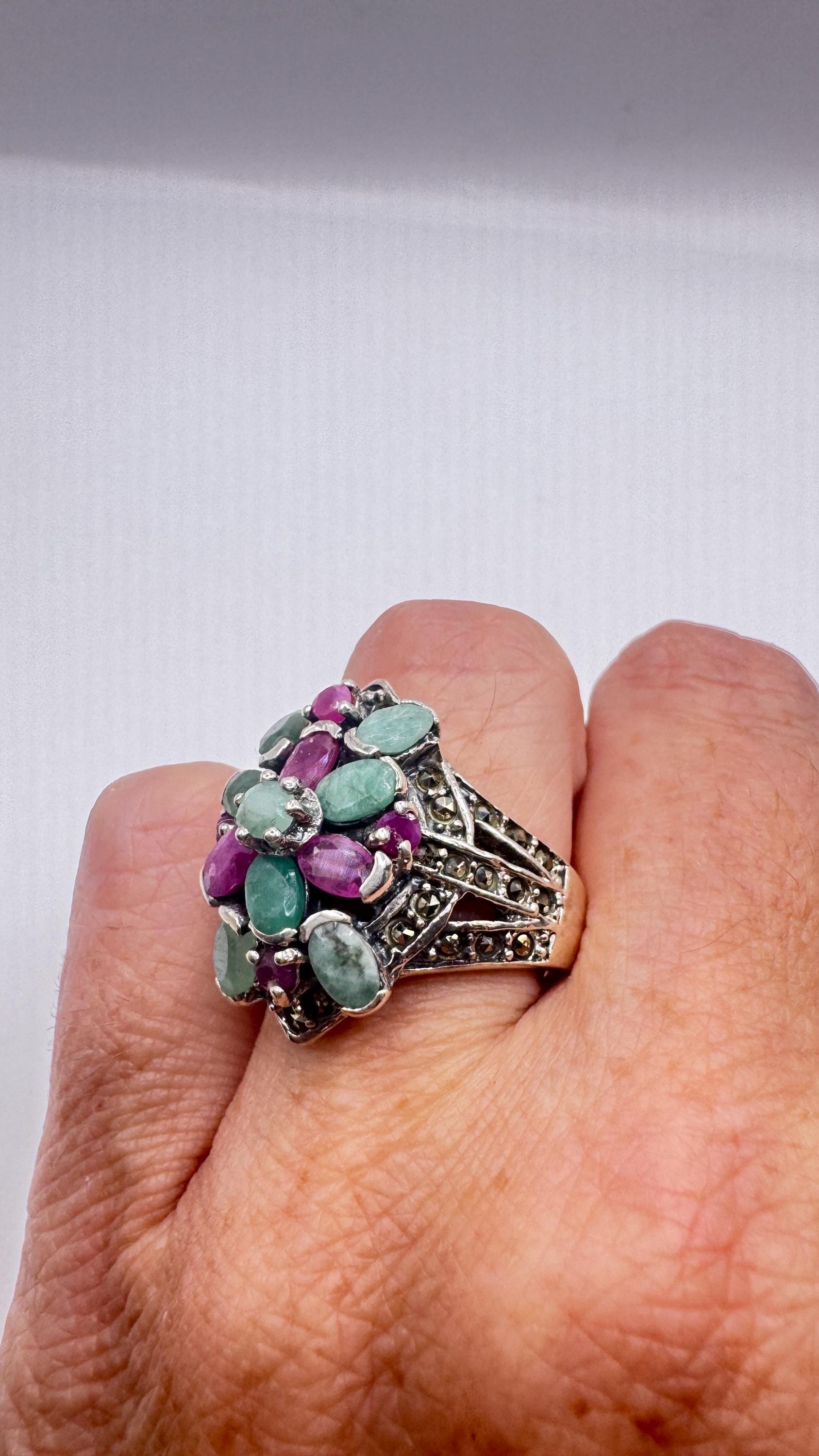Vintage Green Emerald Ruby Sapphire Marcasite 925 Sterling Silver Cocktail Ring