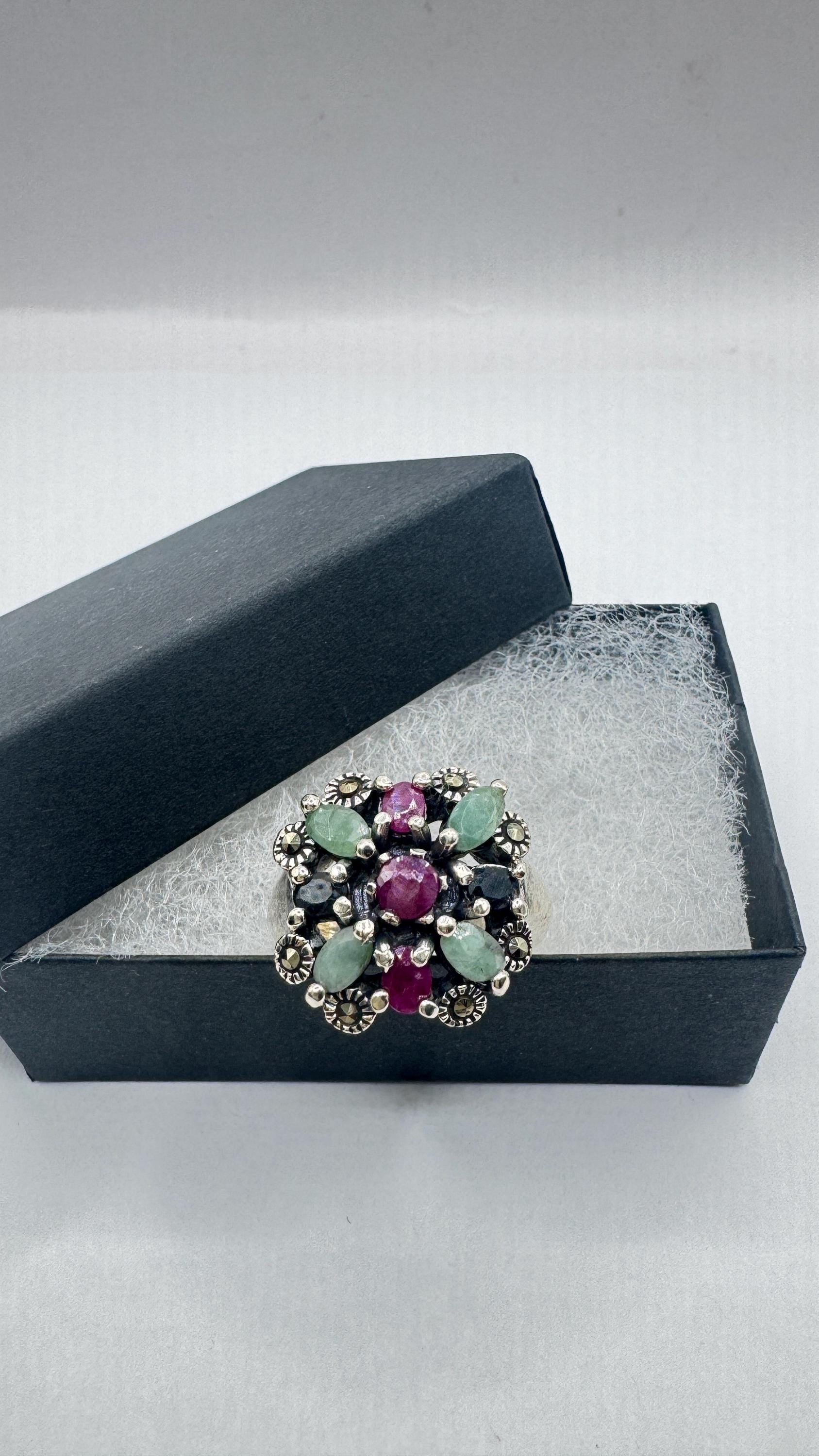 Vintage Green Emerald Ruby Sapphire Marcasite 925 Sterling Silver Cocktail Ring