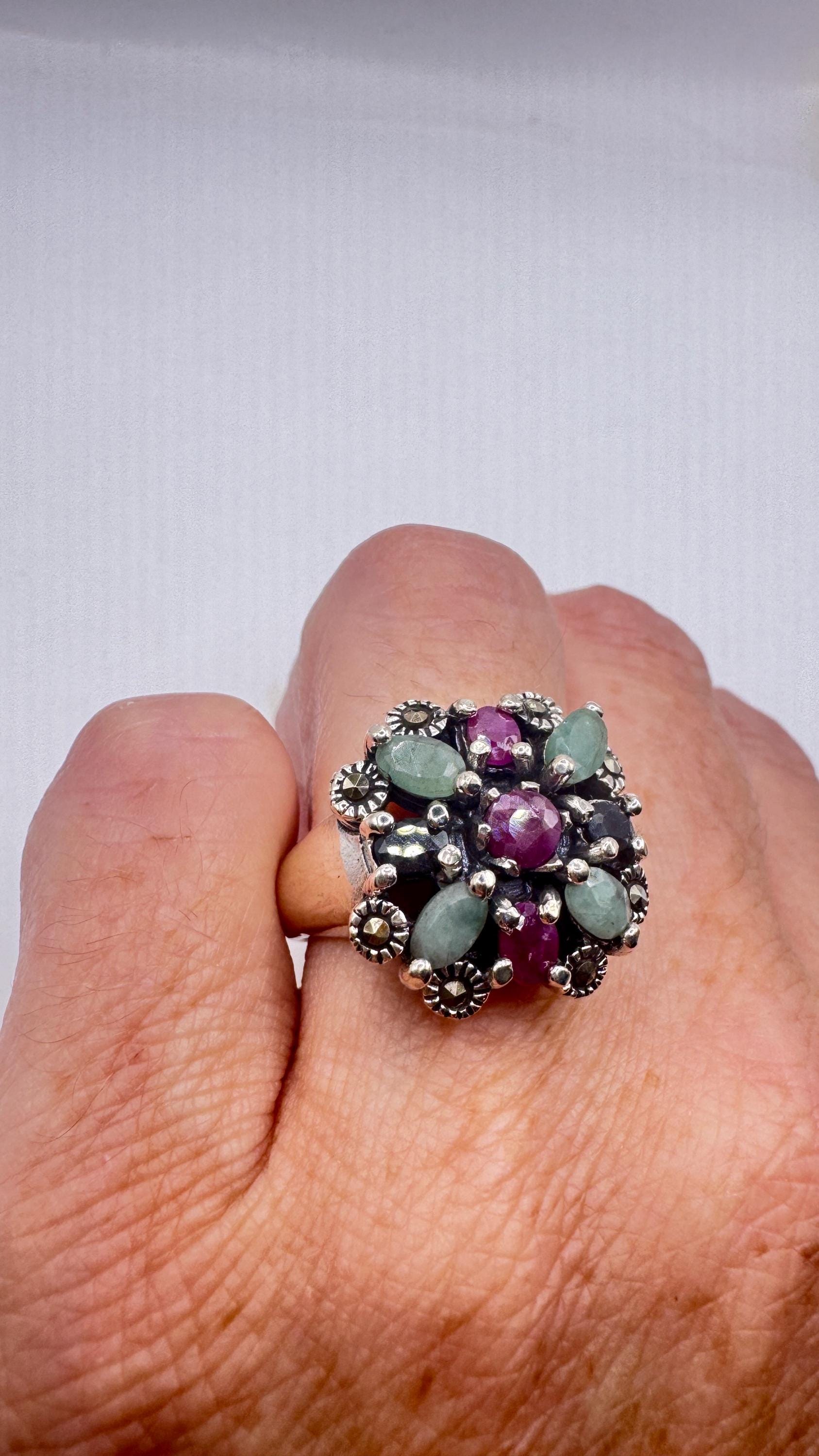 Vintage Green Emerald Ruby Sapphire Marcasite 925 Sterling Silver Cocktail Ring