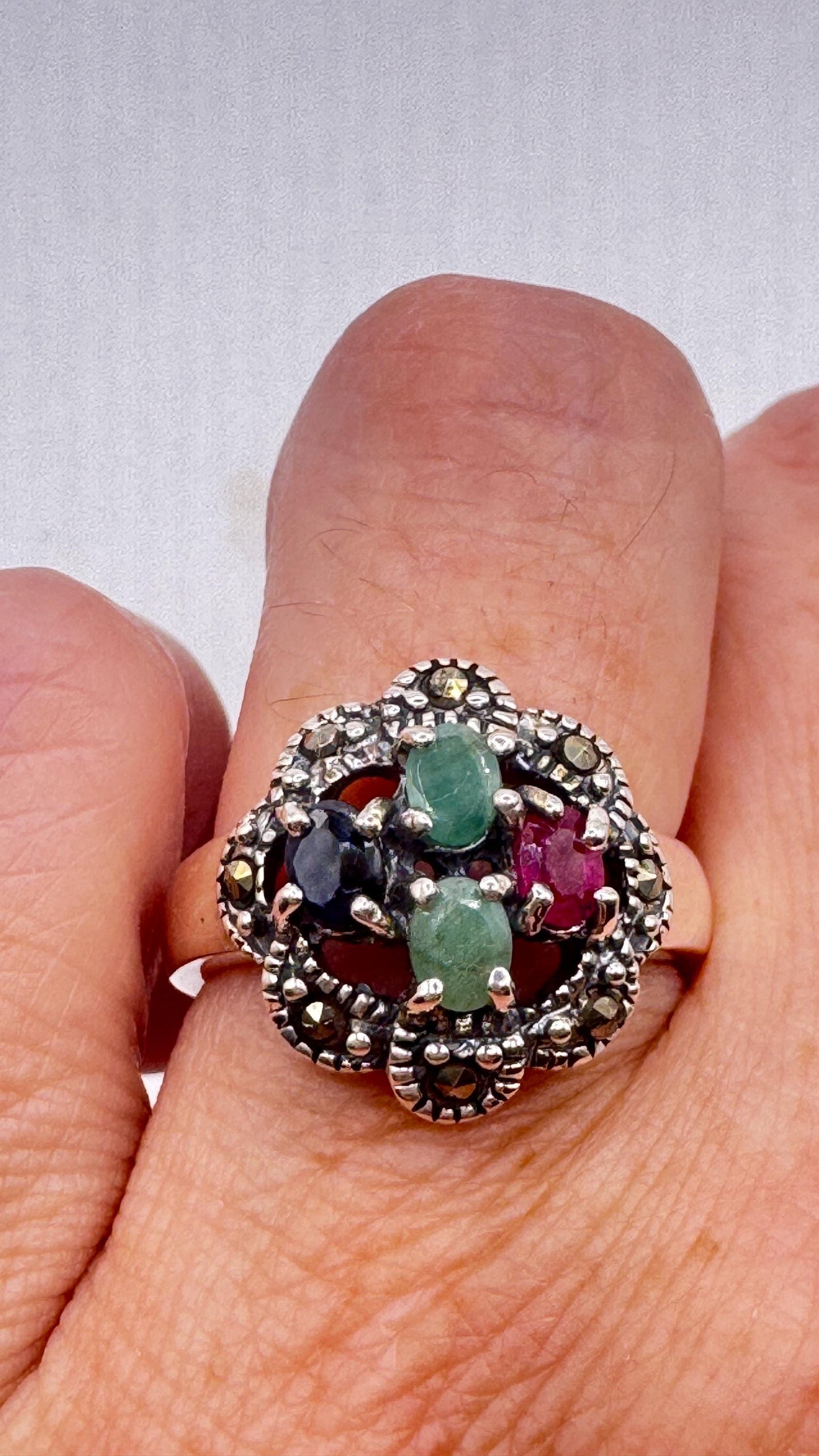 Vintage Green Emerald Ruby Sapphire Marcasite 925 Sterling Silver Cocktail Ring