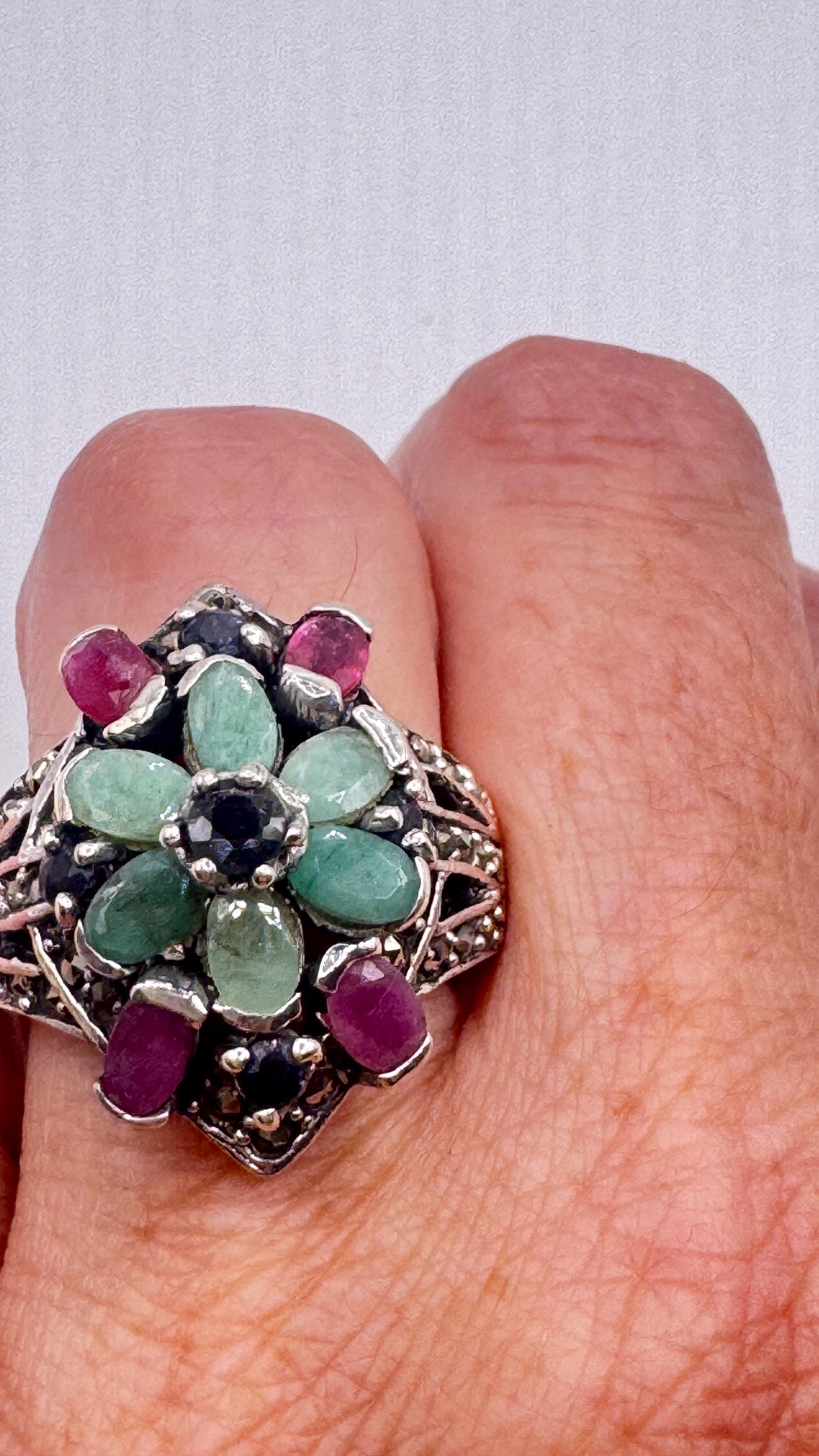 Vintage Green Emerald Ruby Sapphire Marcasite 925 Sterling Silver Cocktail Ring