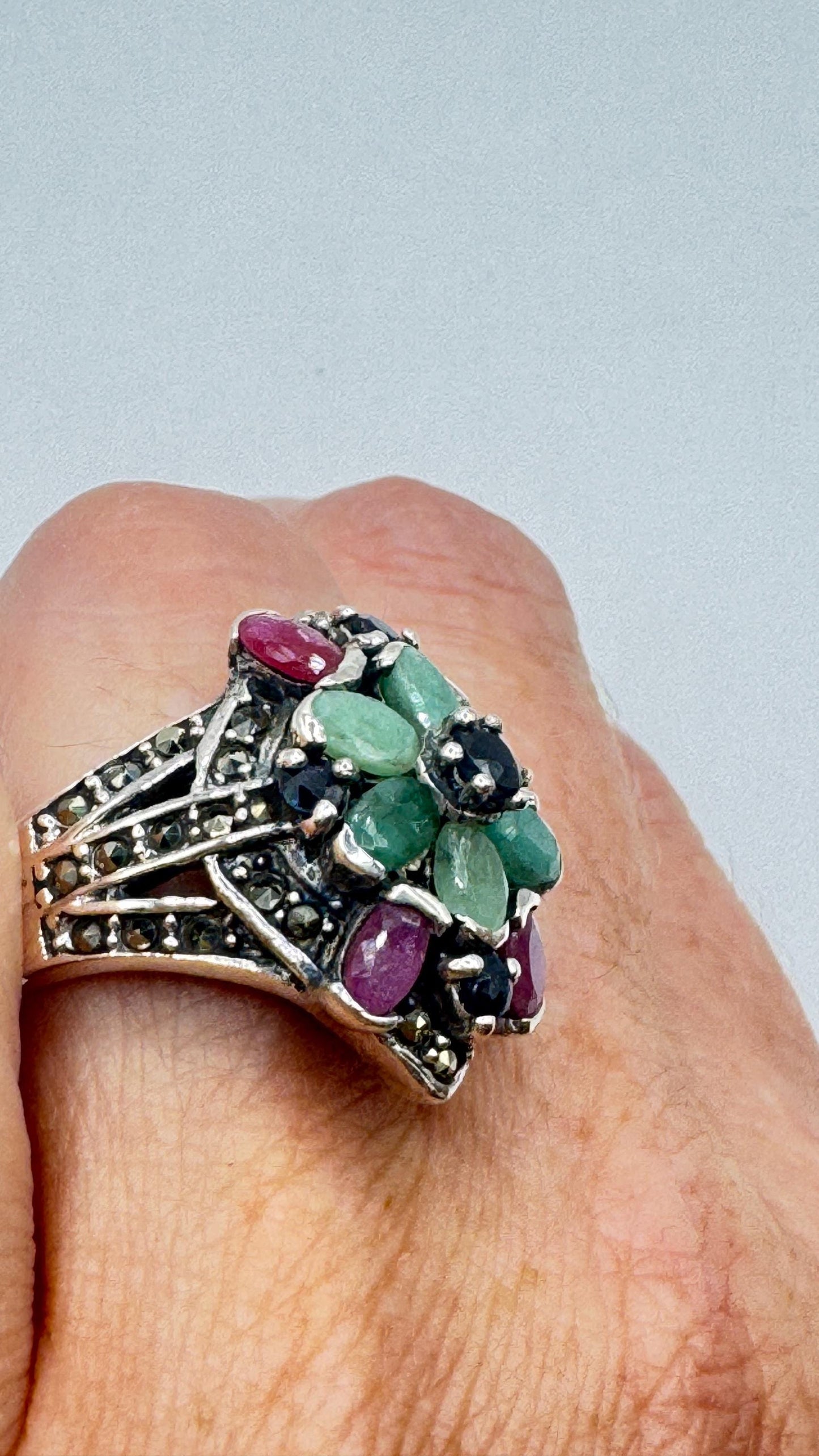 Vintage Green Emerald Ruby Sapphire Marcasite 925 Sterling Silver Cocktail Ring