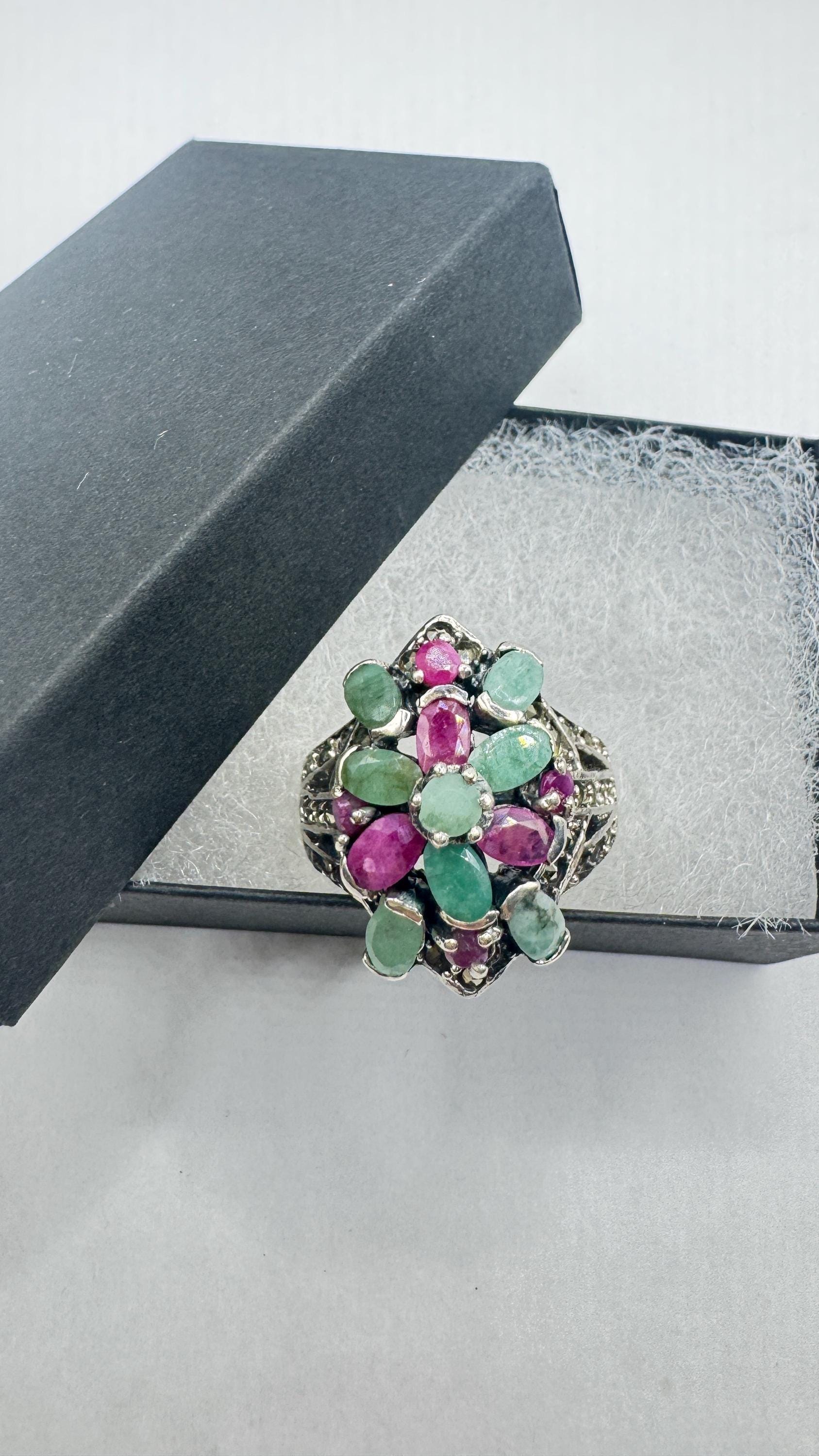 Vintage Green Emerald Ruby Sapphire Marcasite 925 Sterling Silver Cocktail Ring