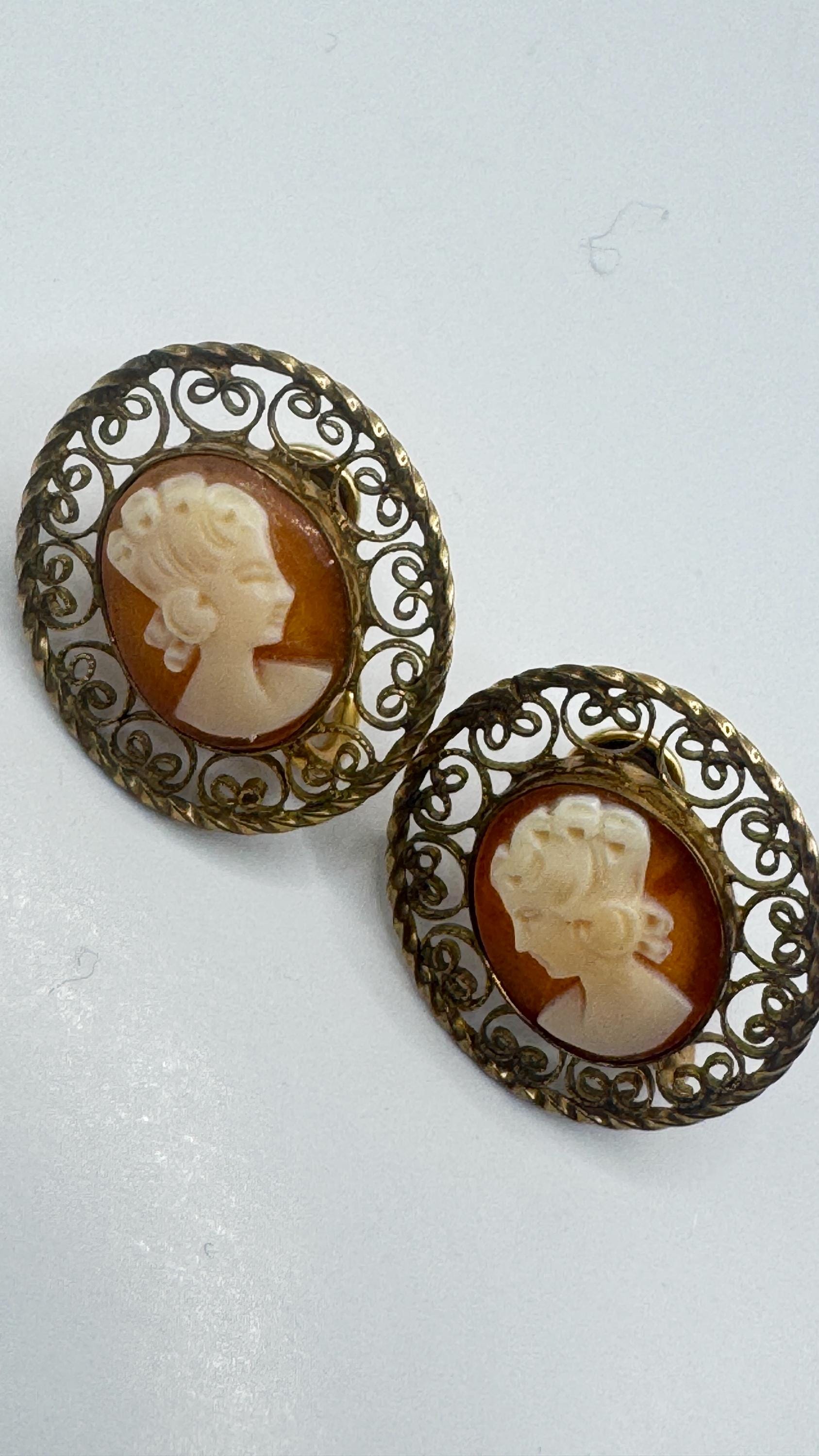 Vintage Cameo Gold filled Screw Back Earrings