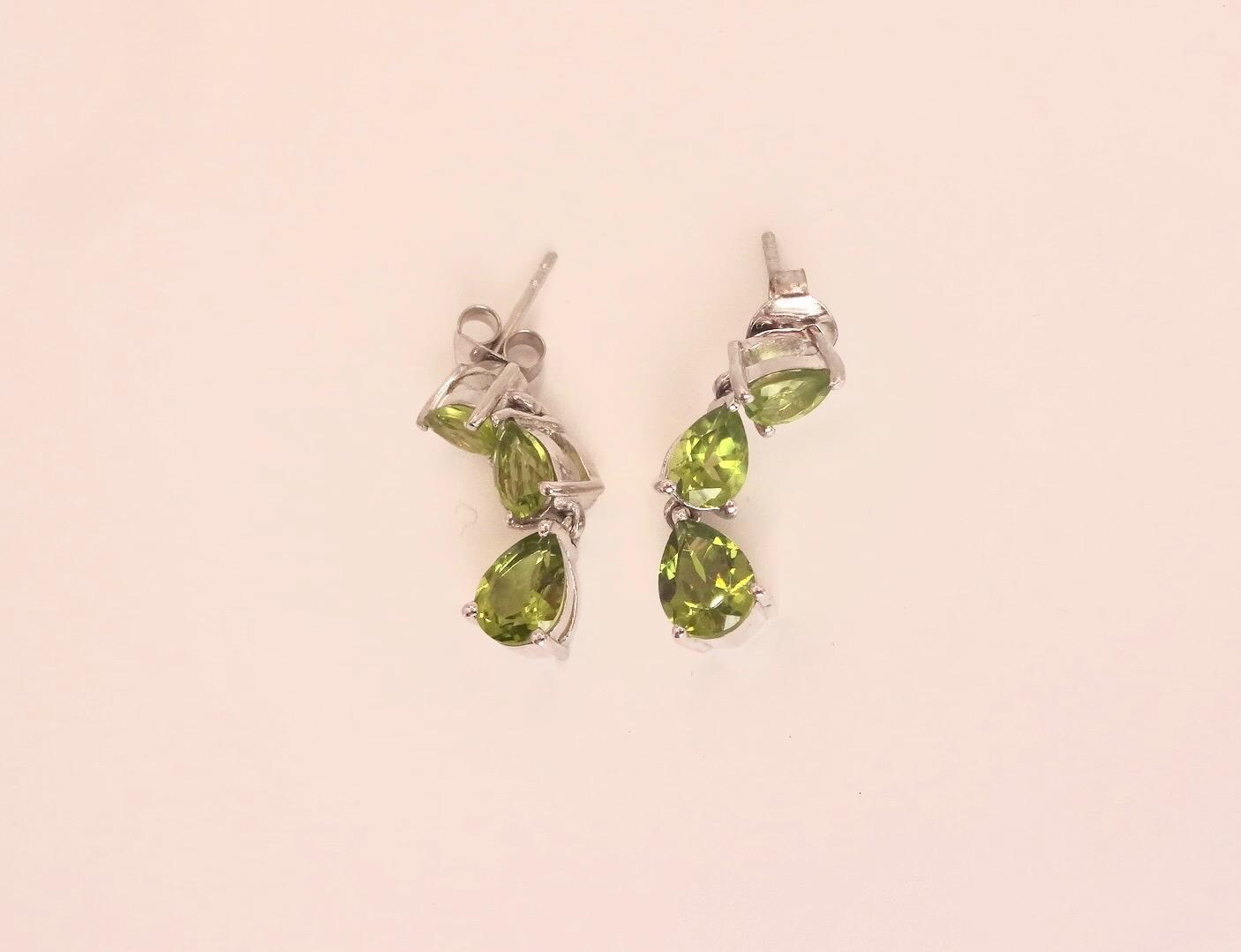 Vintage Green Peridot post 925 Sterling Silver button Earrings