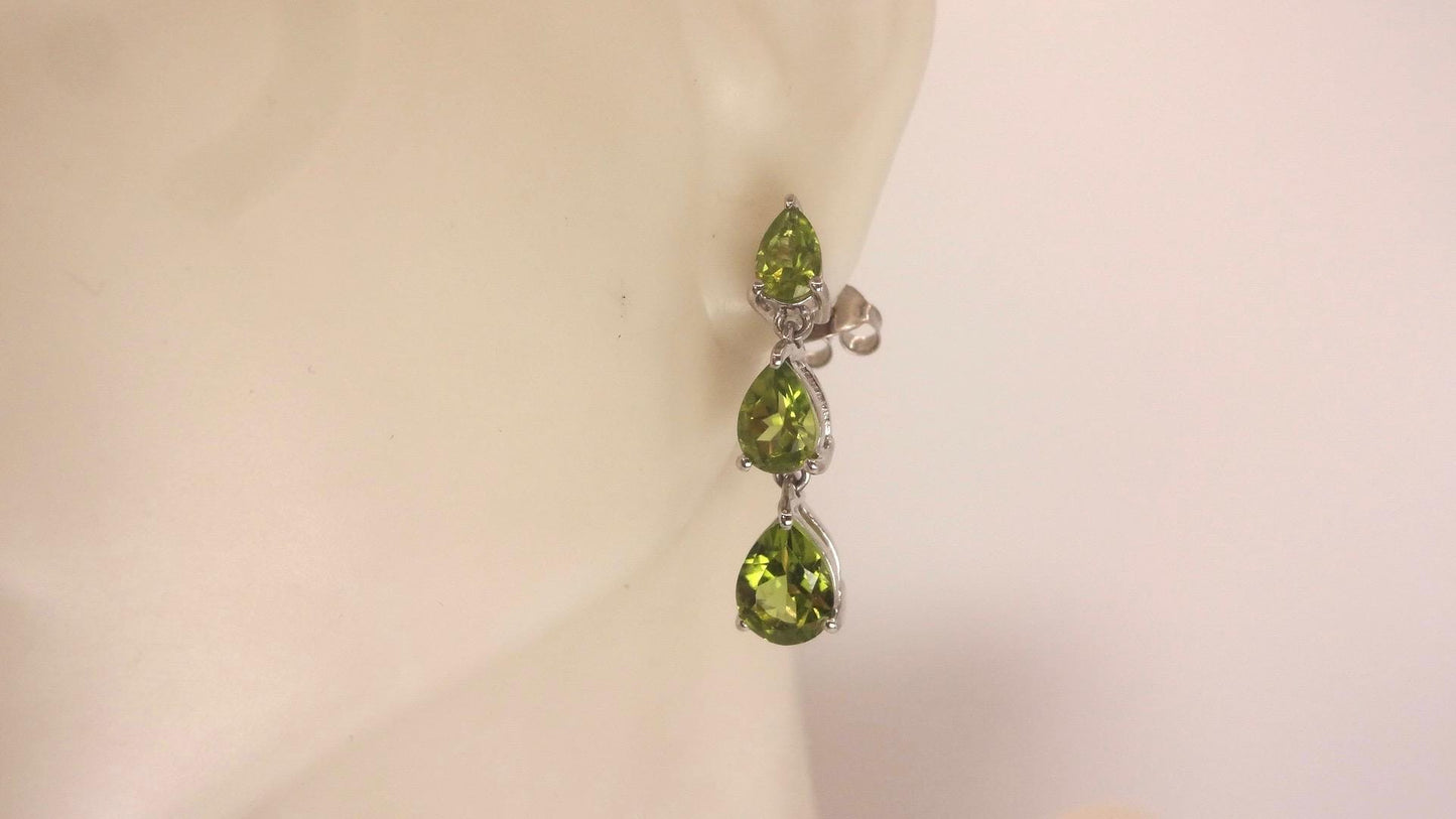 Vintage Green Peridot post 925 Sterling Silver button Earrings