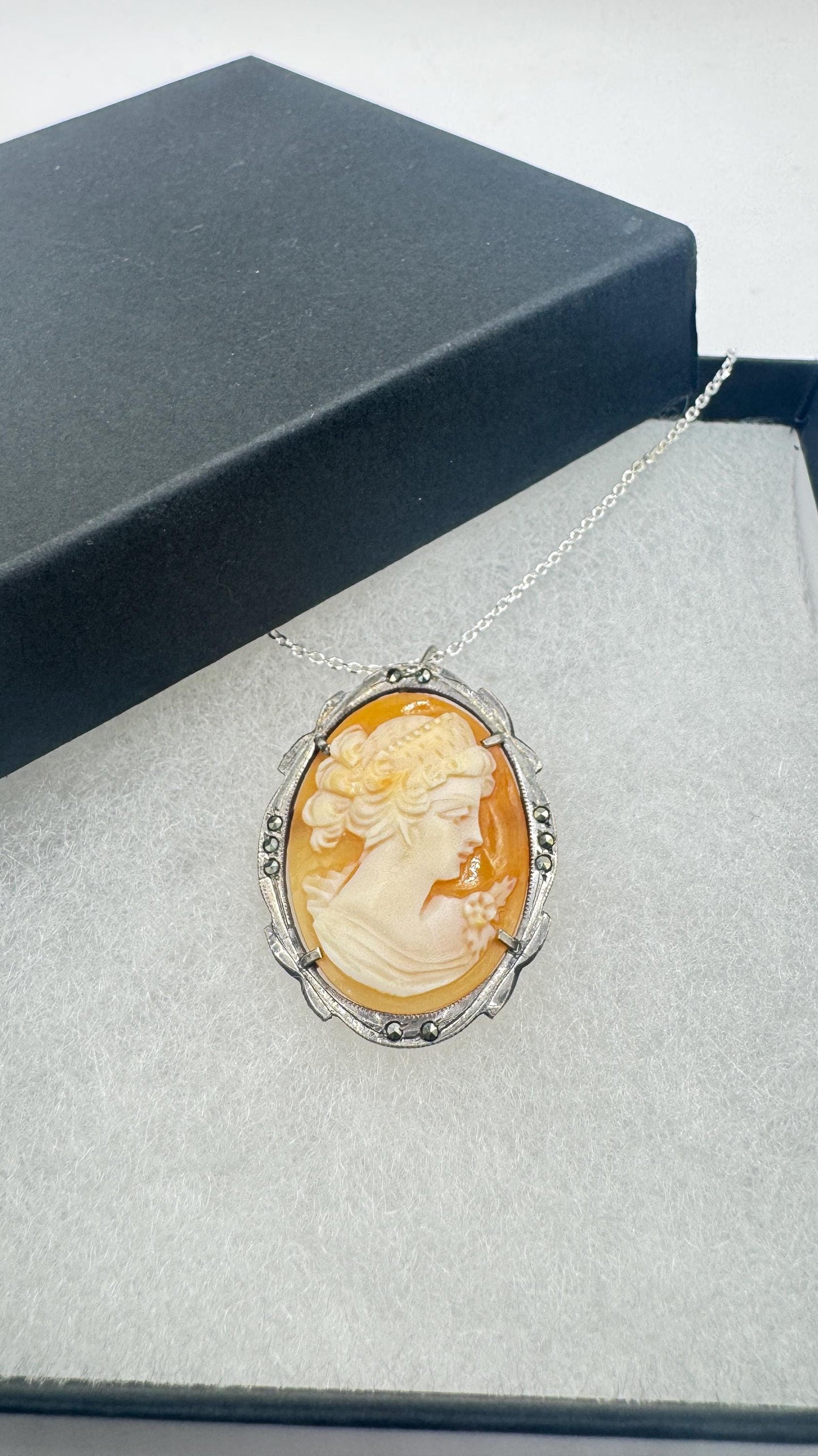 Vintage Shell Cameo 925 Sterling Silver Marcasite Necklace Choker pin brooch