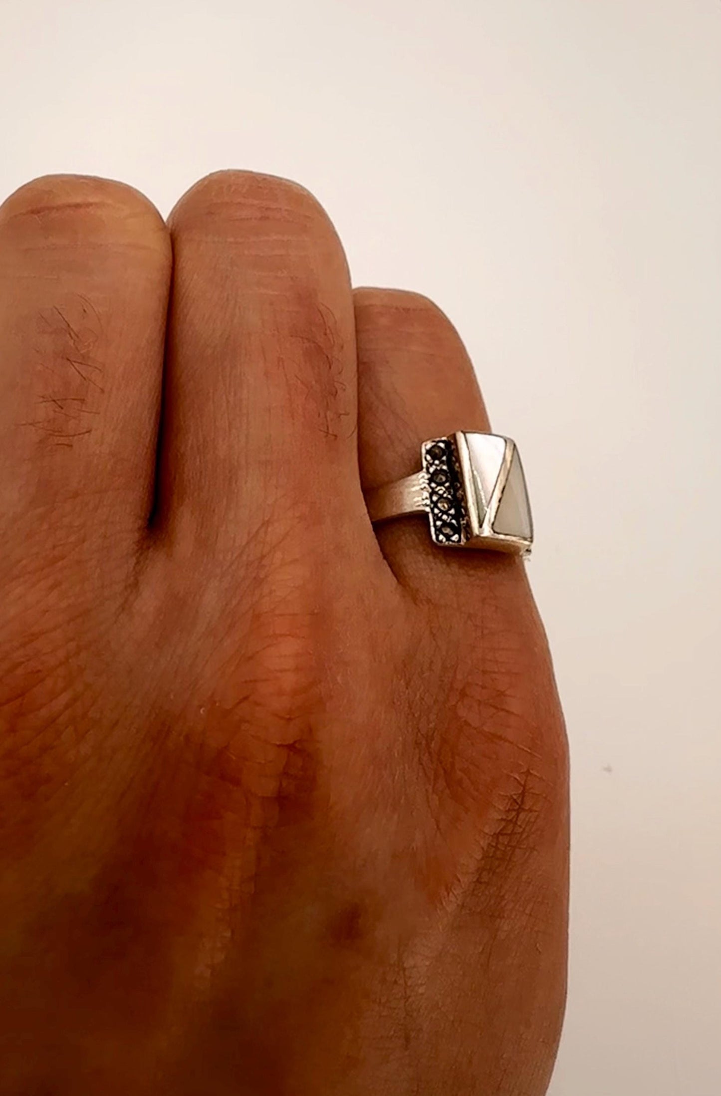 Vintage Mother of Pearl 925 Sterling Silver Marcasite Ring