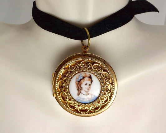 Vintage Genuine French Limoges Hand Painted Porcelian Cameo Bronze Locket Necklace Choker pin