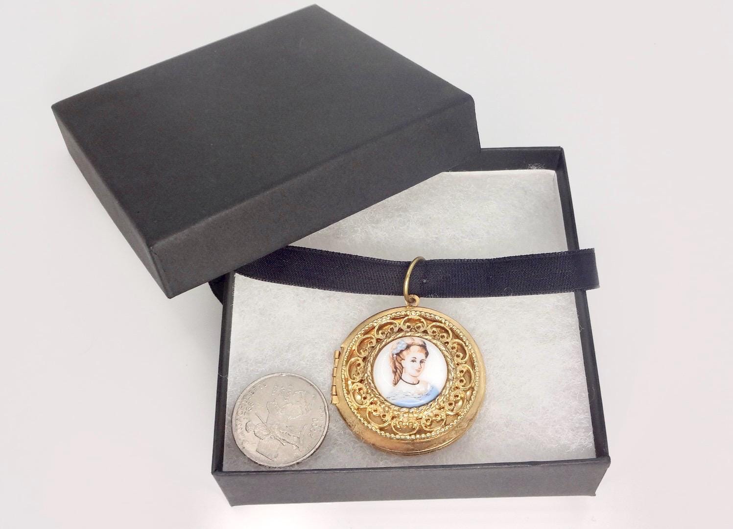 Vintage Genuine French Limoges Hand Painted Porcelian Cameo Bronze Locket Necklace Choker pin